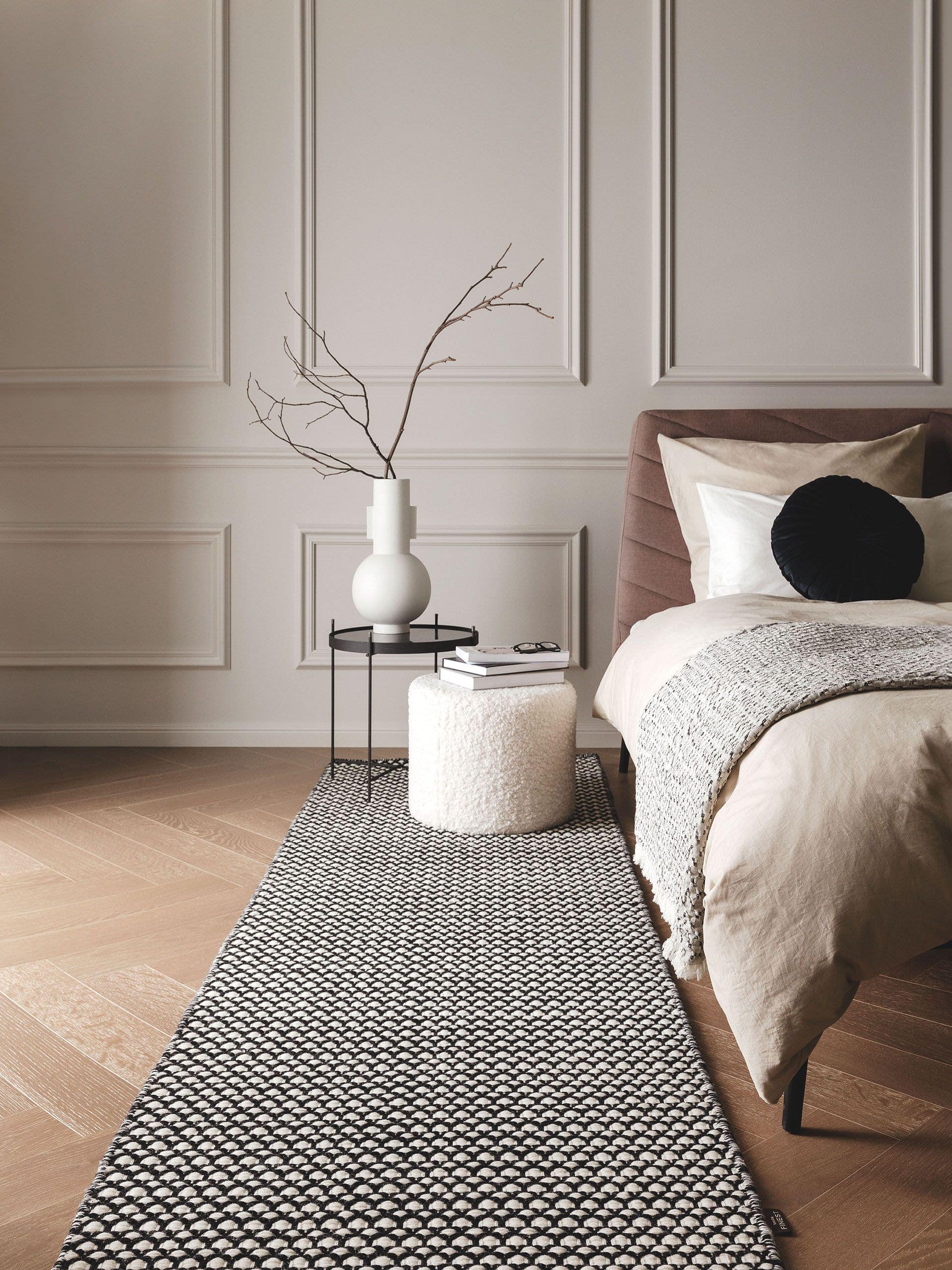 Rug made of 100% Wool from (New Zealand) in Black with a 21 - 30 mm high pile by benuta Finest
