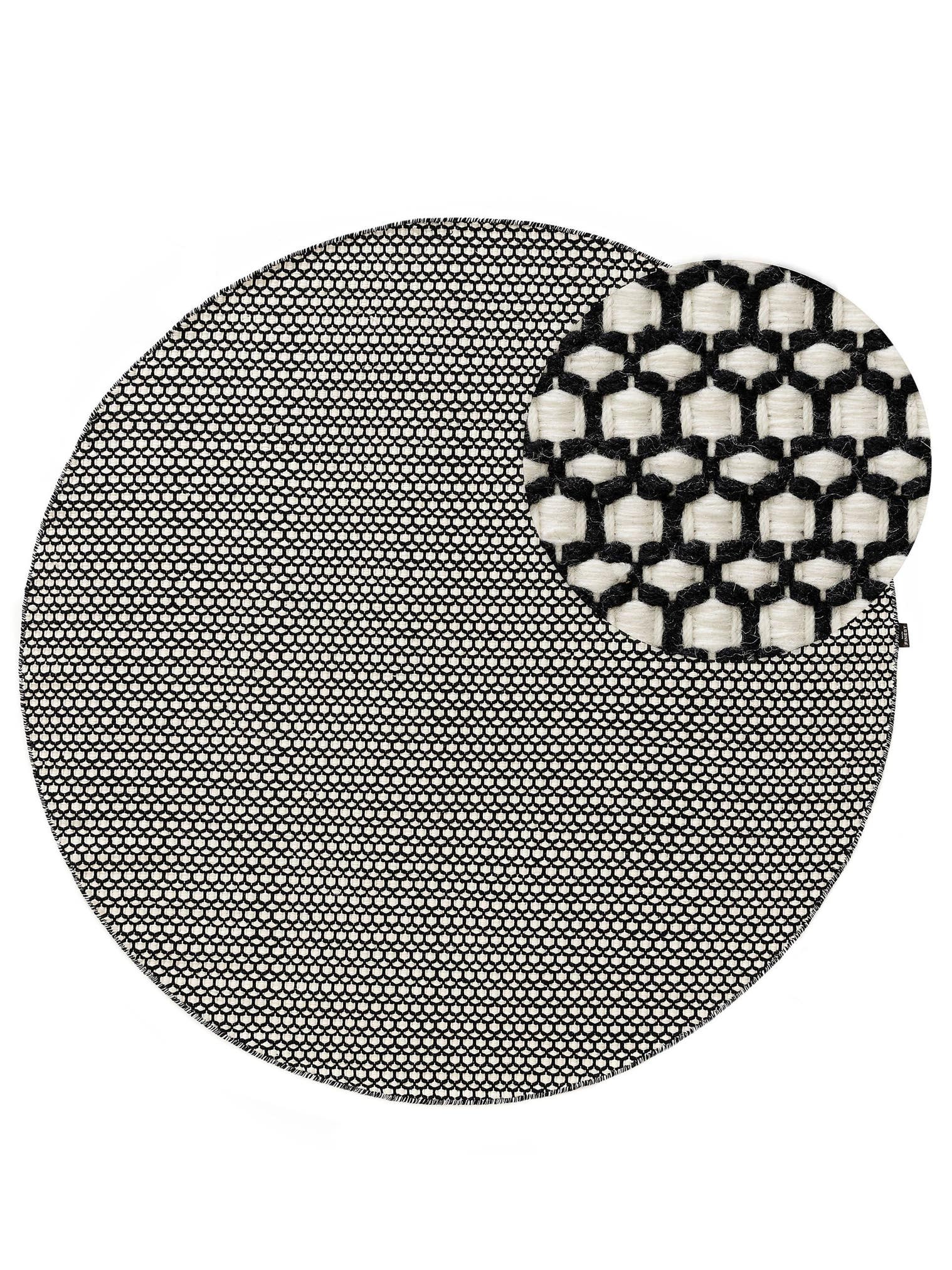 Rug made of 100% Wool from (New Zealand) in Black with a 21 - 30 mm high pile by benuta Finest