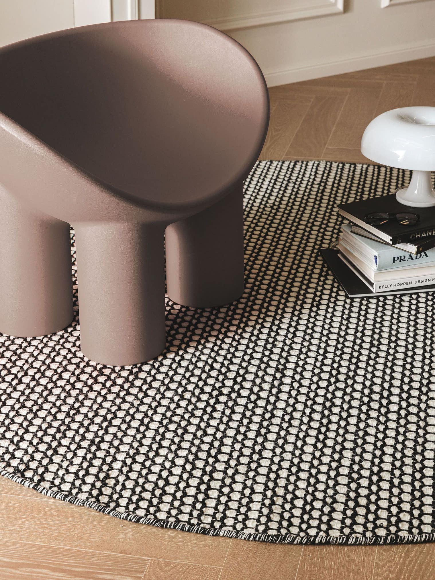 Rug made of 100% Wool from (New Zealand) in Black with a 21 - 30 mm high pile by benuta Finest