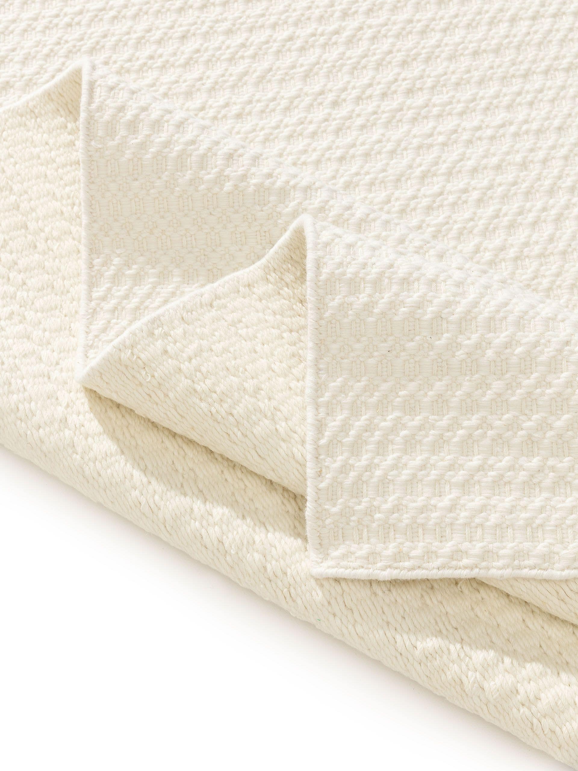 Matta av 100% Ull (från Nya Zeeland) i Beige med 21 - 30 mm hög lugg från benuta Finest