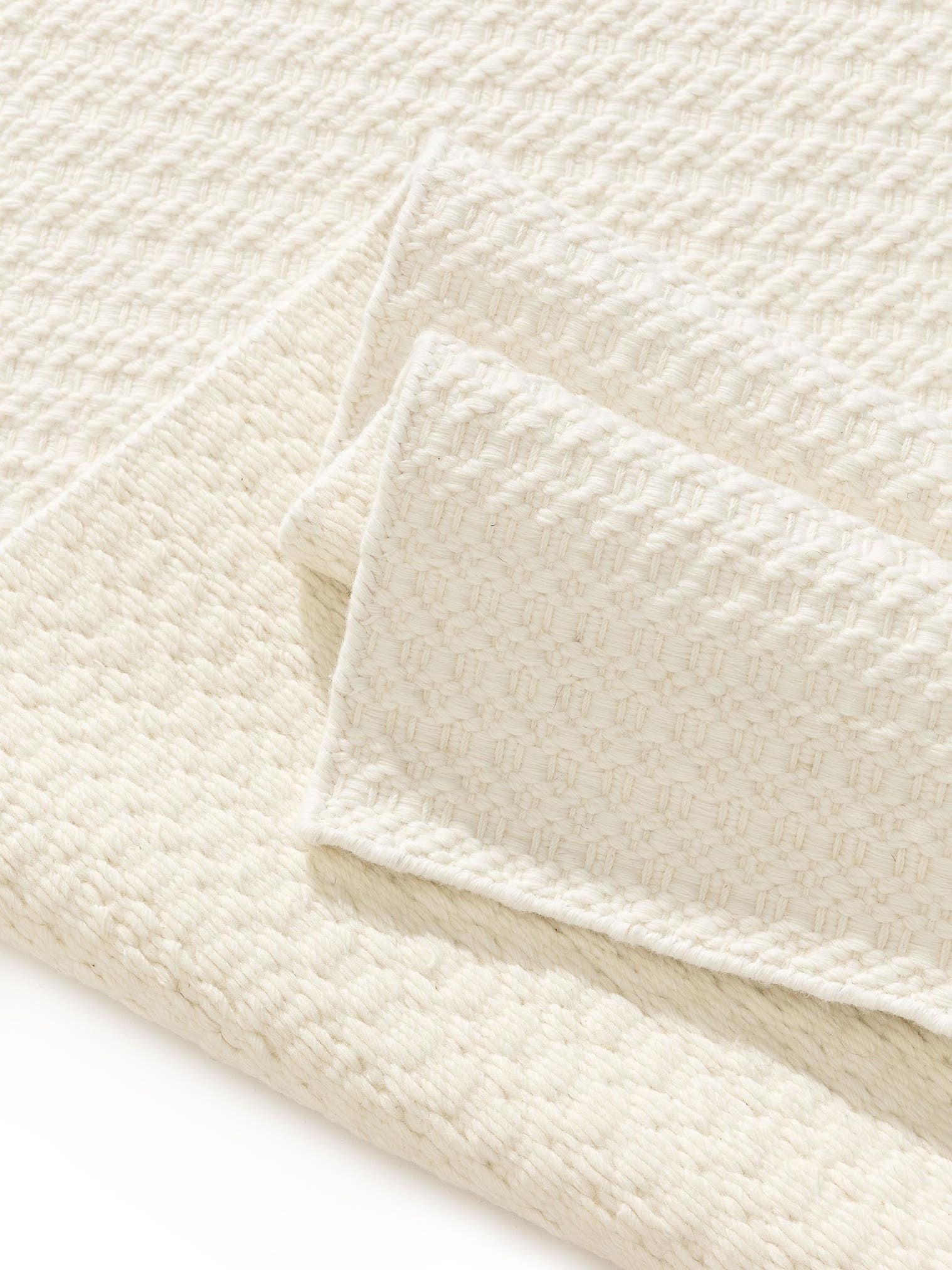 Rug made of 100% Wool from (New Zealand) in Beige with a 21 - 30 mm high pile by benuta Finest