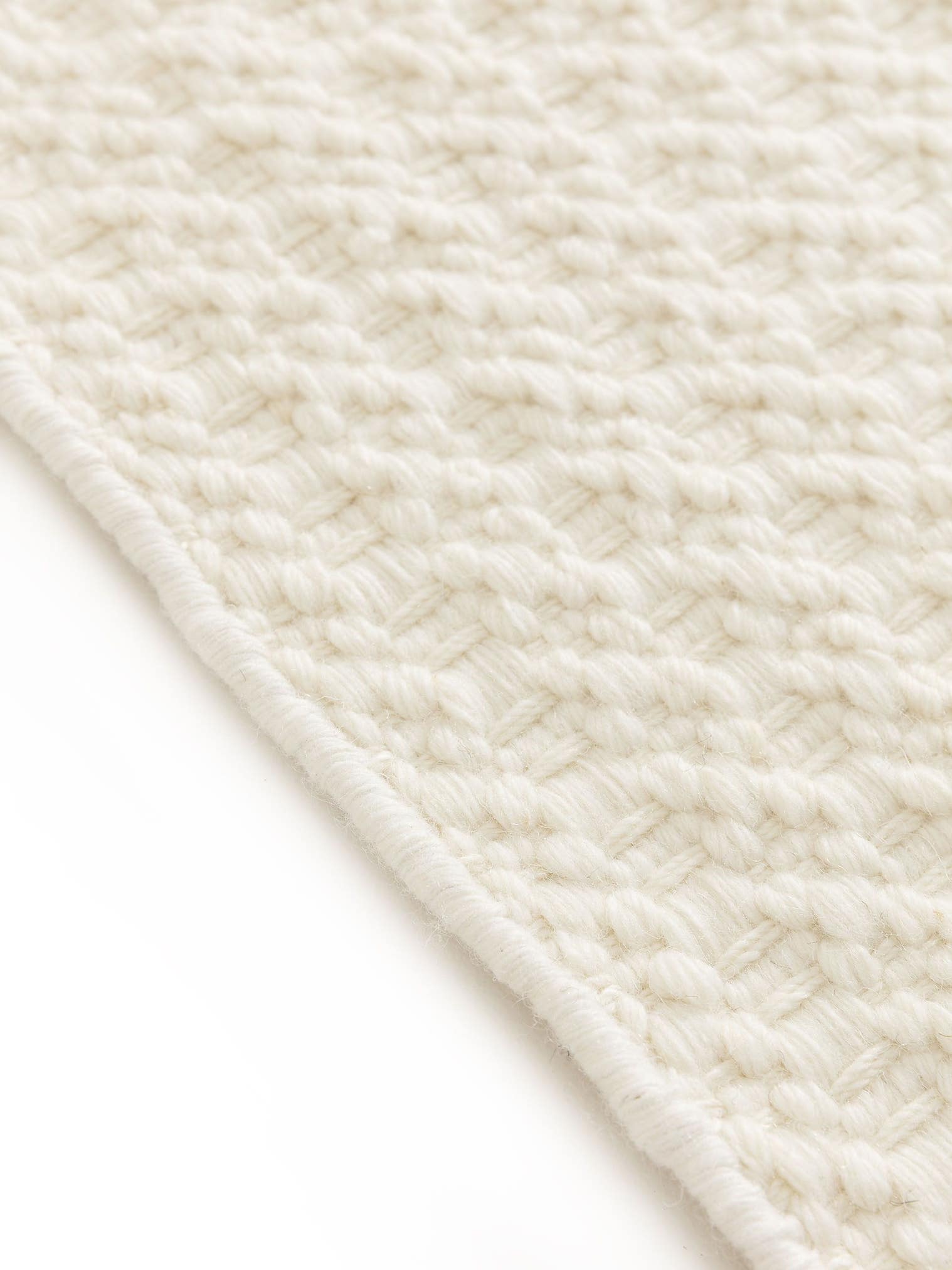 Rug made of 100% Wool from (New Zealand) in Beige with a 21 - 30 mm high pile by benuta Finest