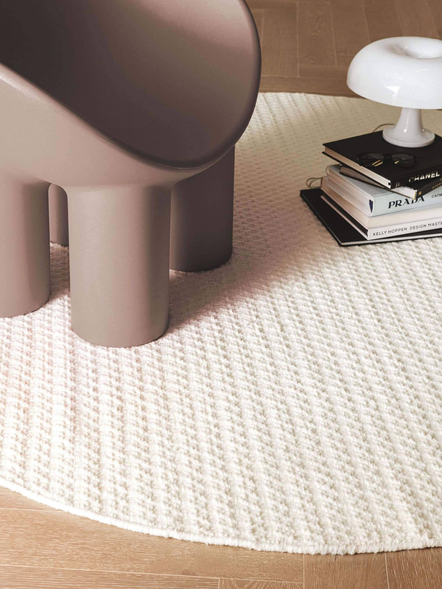 Matta av 100% Ull (från Nya Zeeland) i Beige med 21 - 30 mm hög lugg från benuta Finest