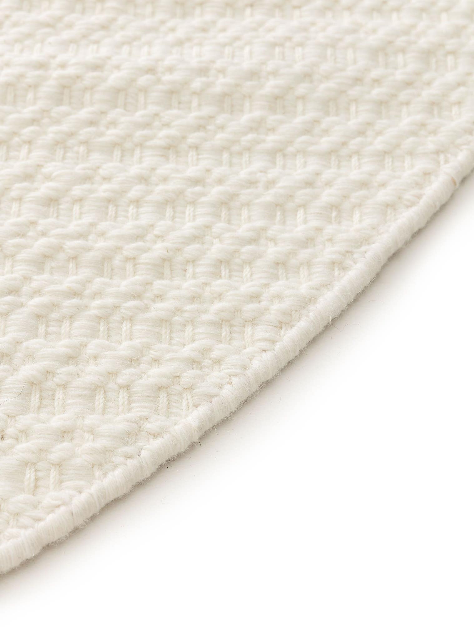 Matta av 100% Ull (från Nya Zeeland) i Beige med 21 - 30 mm hög lugg från benuta Finest