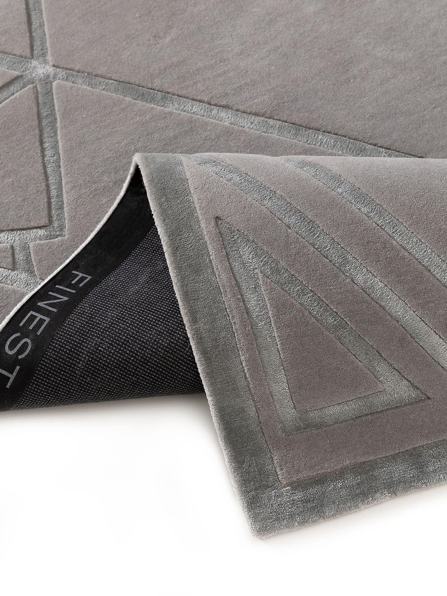 Koberec z 80 % vlna, 20 % lyocel (TENCEL™) v Grey s vlasem výšky 6 až 10 mm od benuta Finest