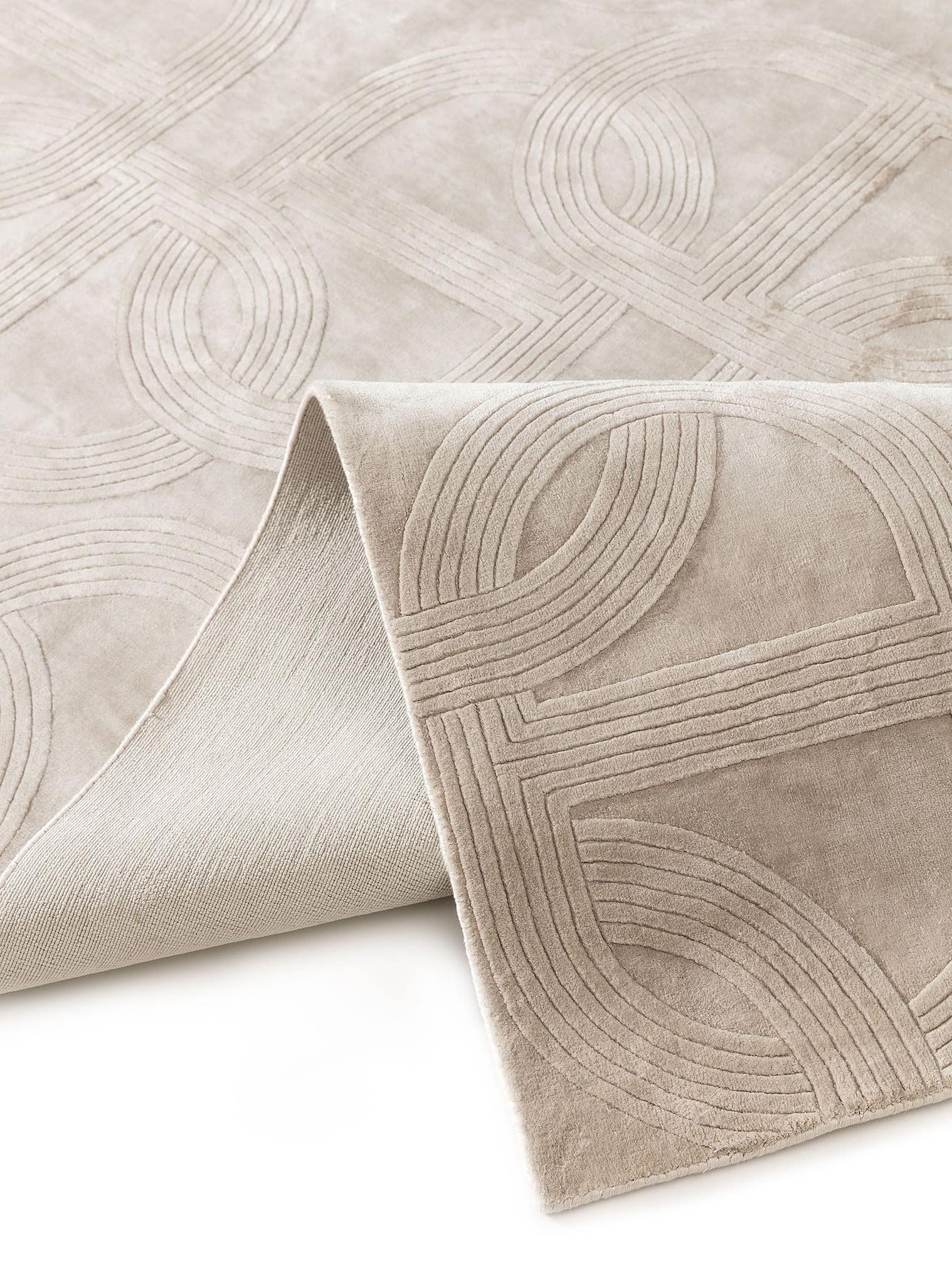 Rug made of 100% Lyocell (TENCEL™) in Beige with a 1- 5 mm high pile by benuta Finest