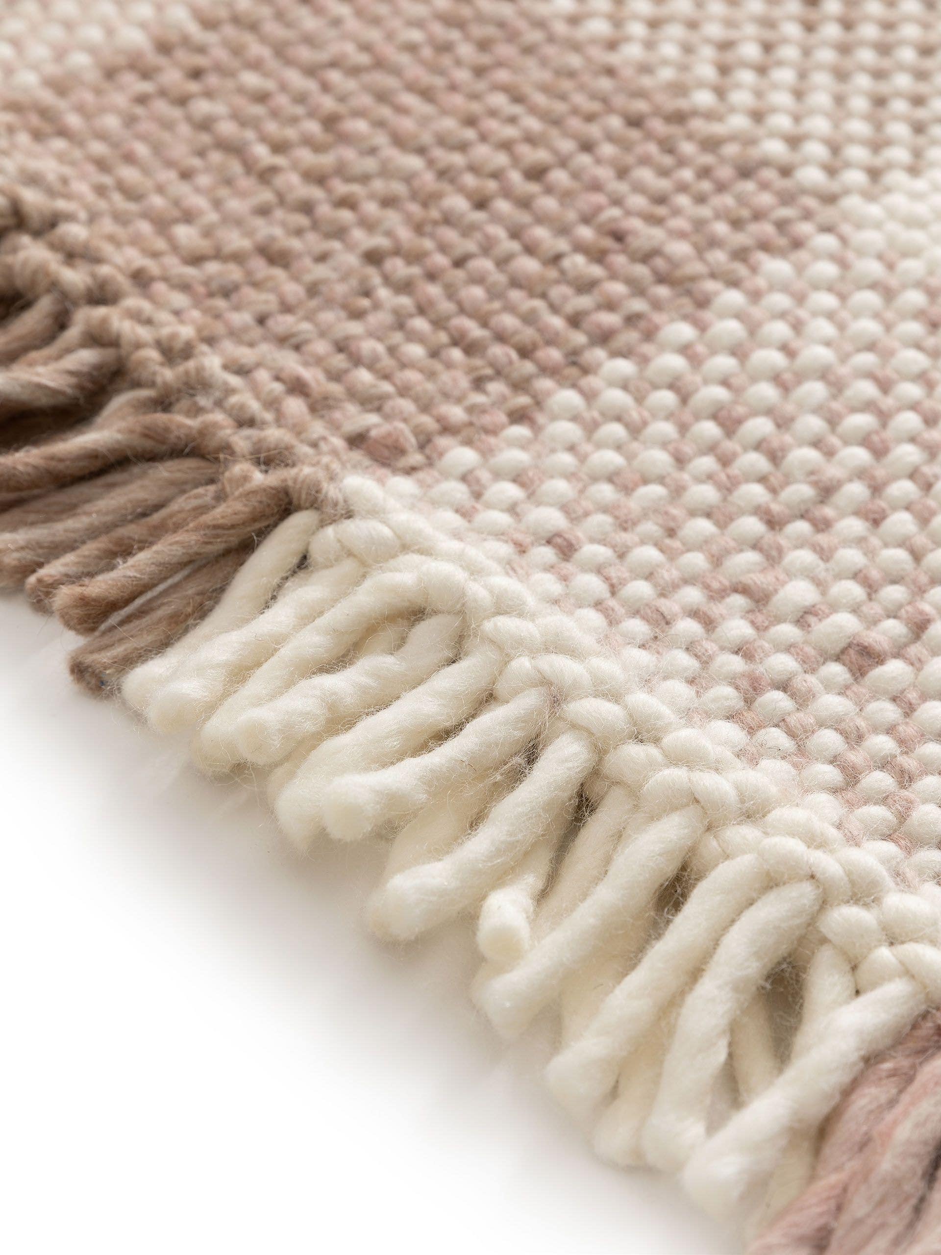 Matta av 100% Ull i Beige med 1- 5 mm hög lugg från Lytte