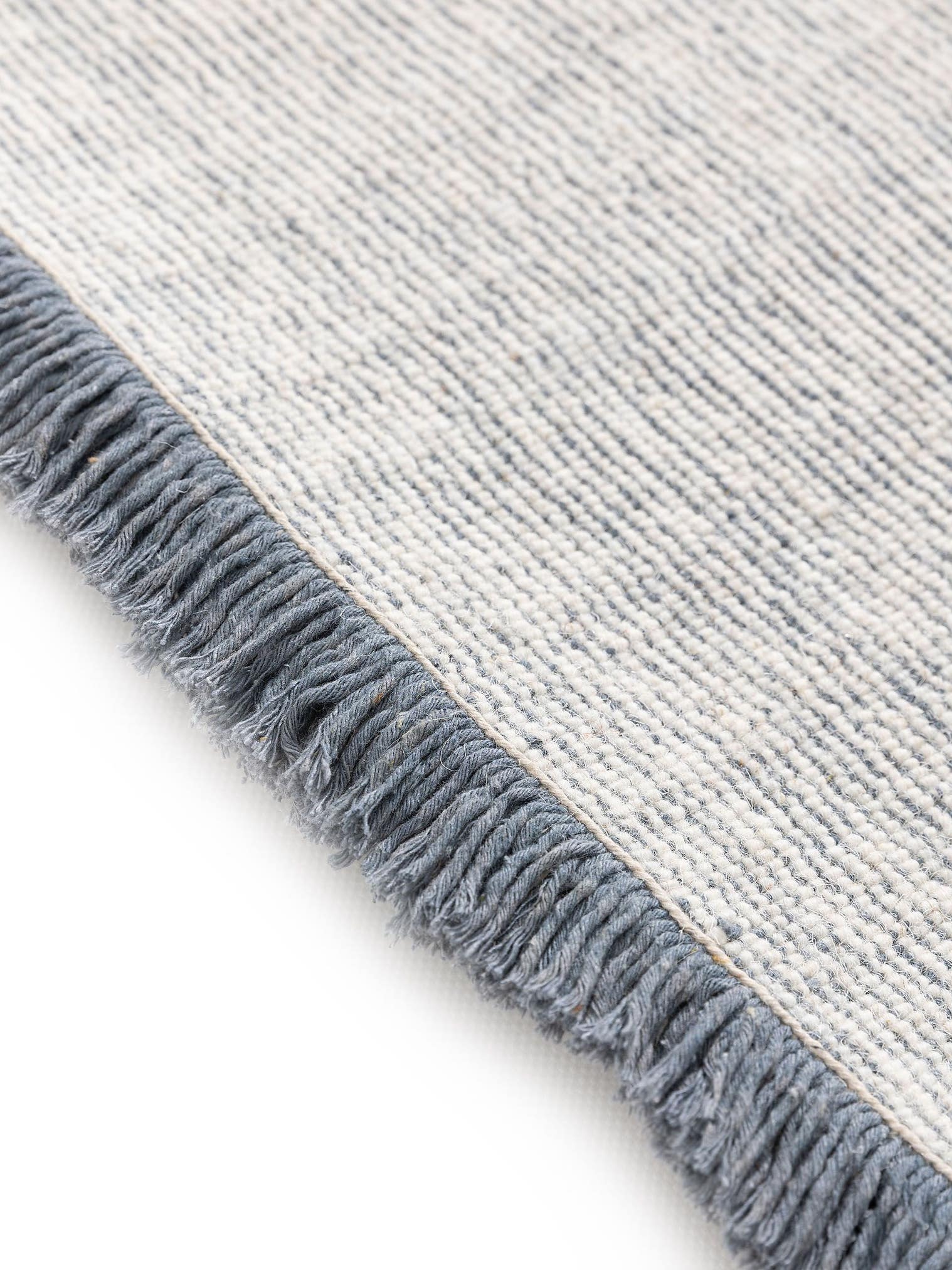 Alfombra de 70% Lana, 30% Algodón en Azul con un pelo de {{Placeholder_Pile Height}} de altura de benuta Nest