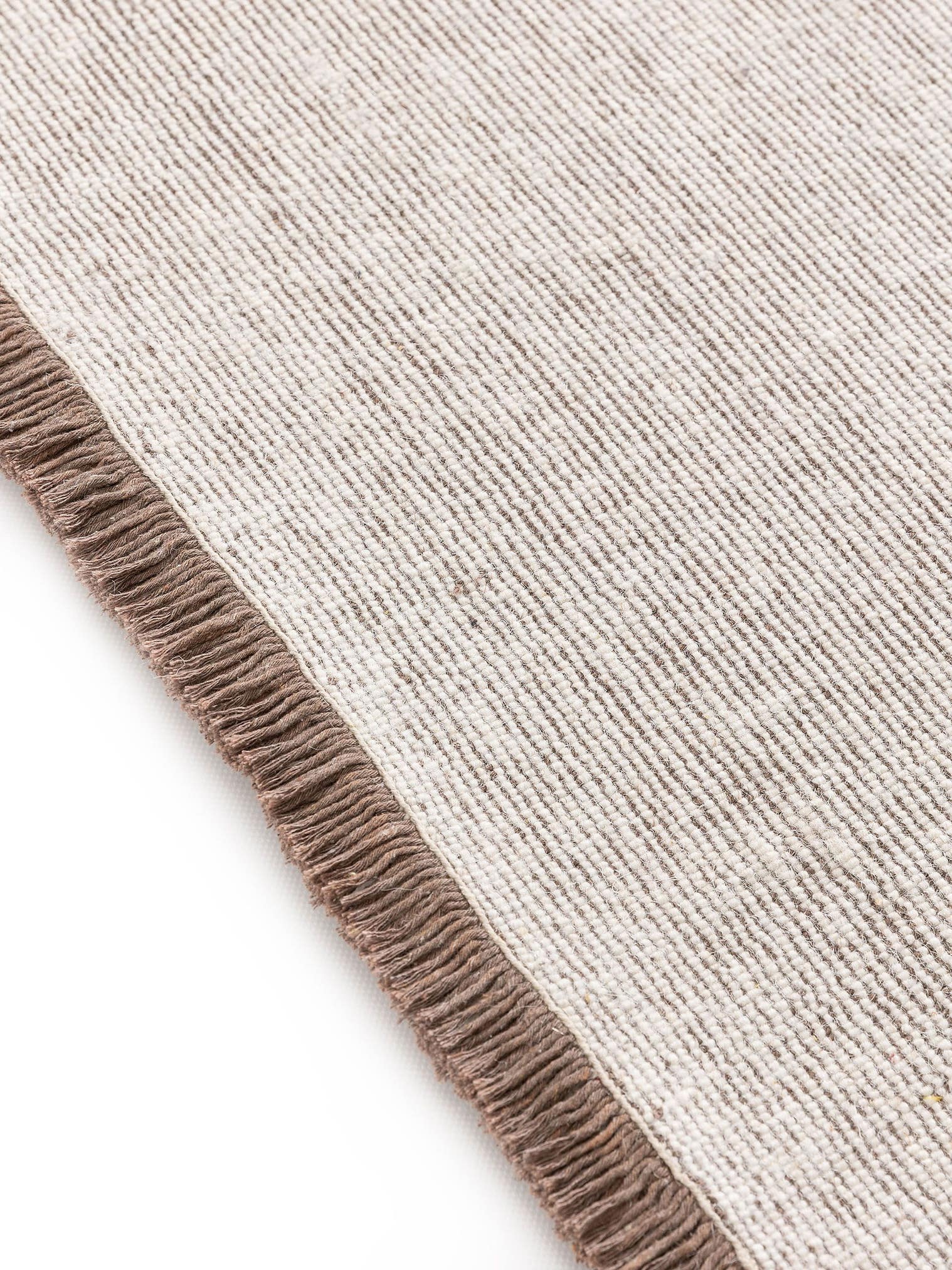 Alfombra de 70% Lana, 30% Algodón en Marrón con un pelo de {{Placeholder_Pile Height}} de altura de benuta Nest