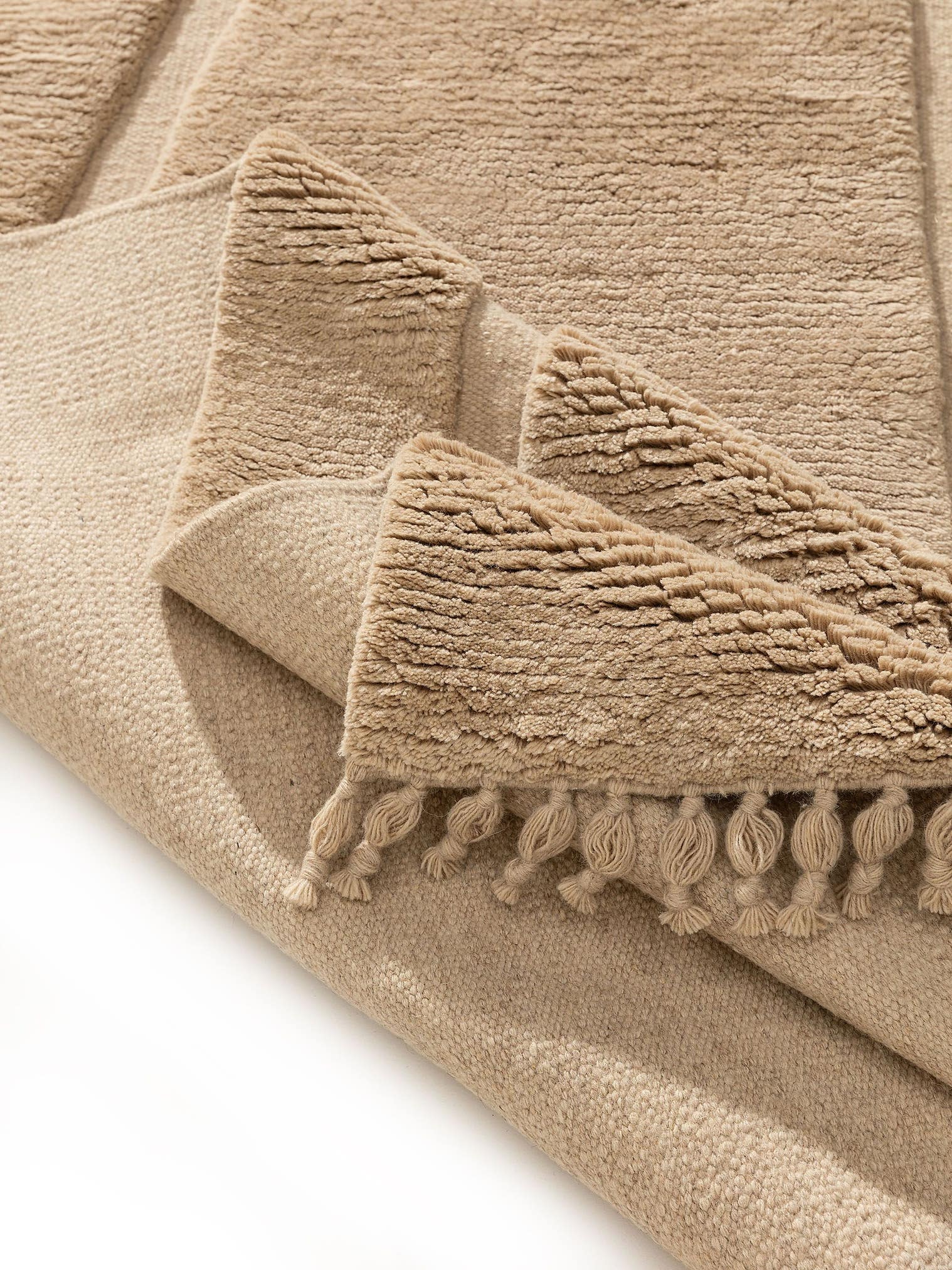 Rug made of 100% Wool from (New Zealand) in Beige with a 21 - 30 mm high pile by benuta Finest