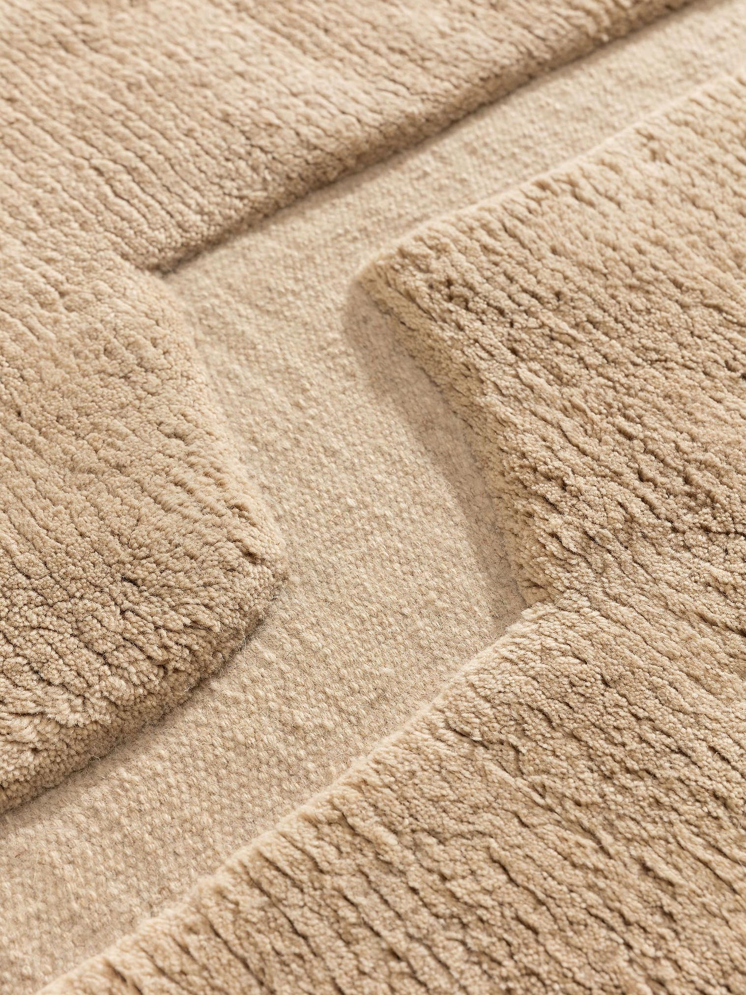 Rug made of 100% Wool from (New Zealand) in Beige with a 21 - 30 mm high pile by benuta Finest