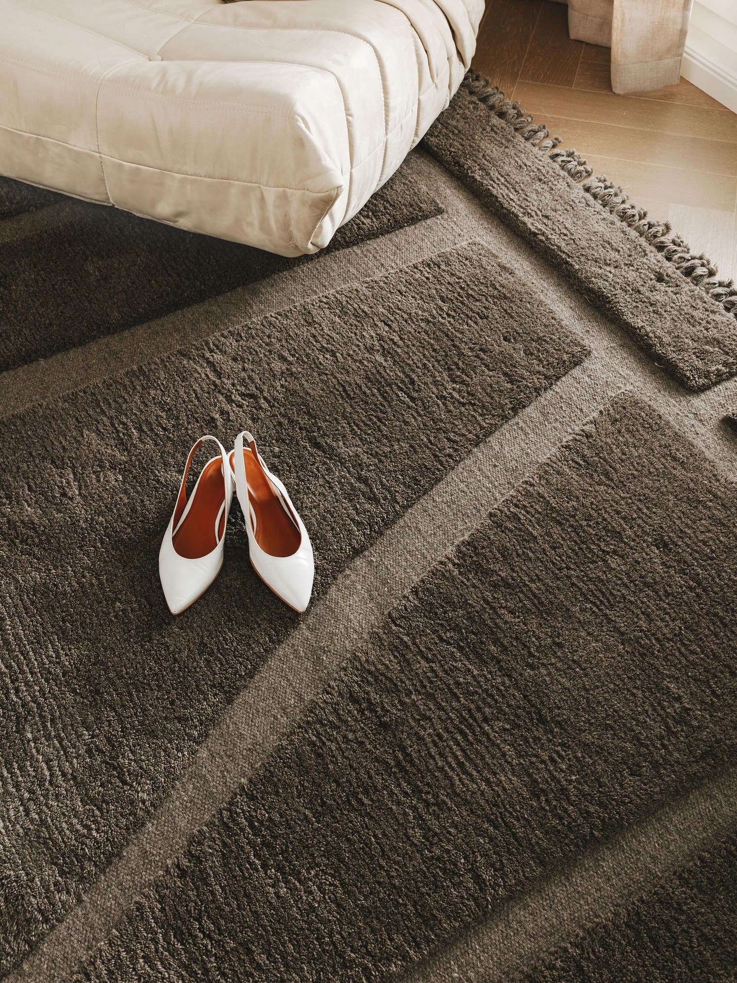 Rug made of 100% Wool from (New Zealand) in Grey with a 21 - 30 mm high pile by benuta Finest