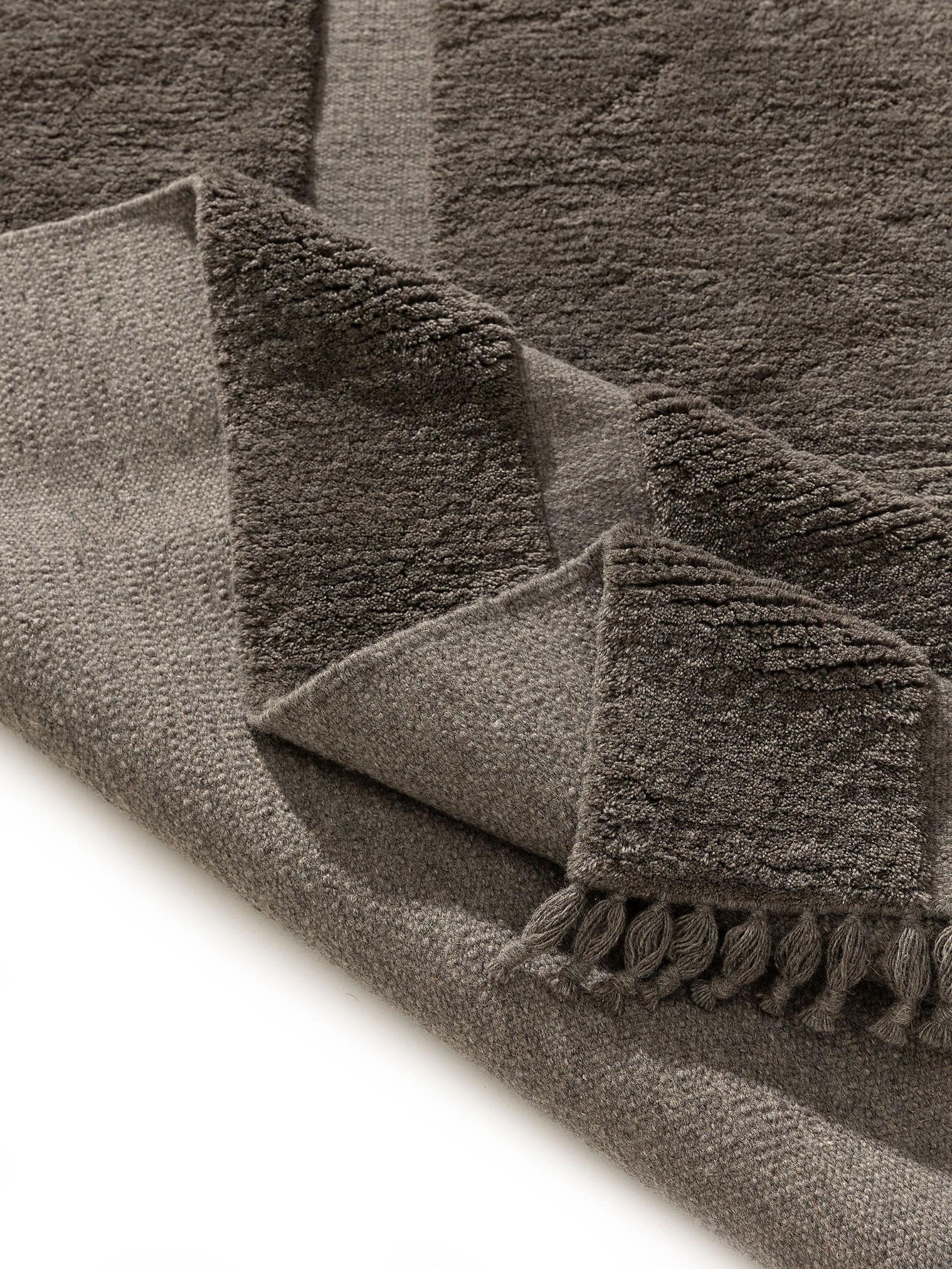Rug made of 100% Wool from (New Zealand) in Grey with a 21 - 30 mm high pile by benuta Finest