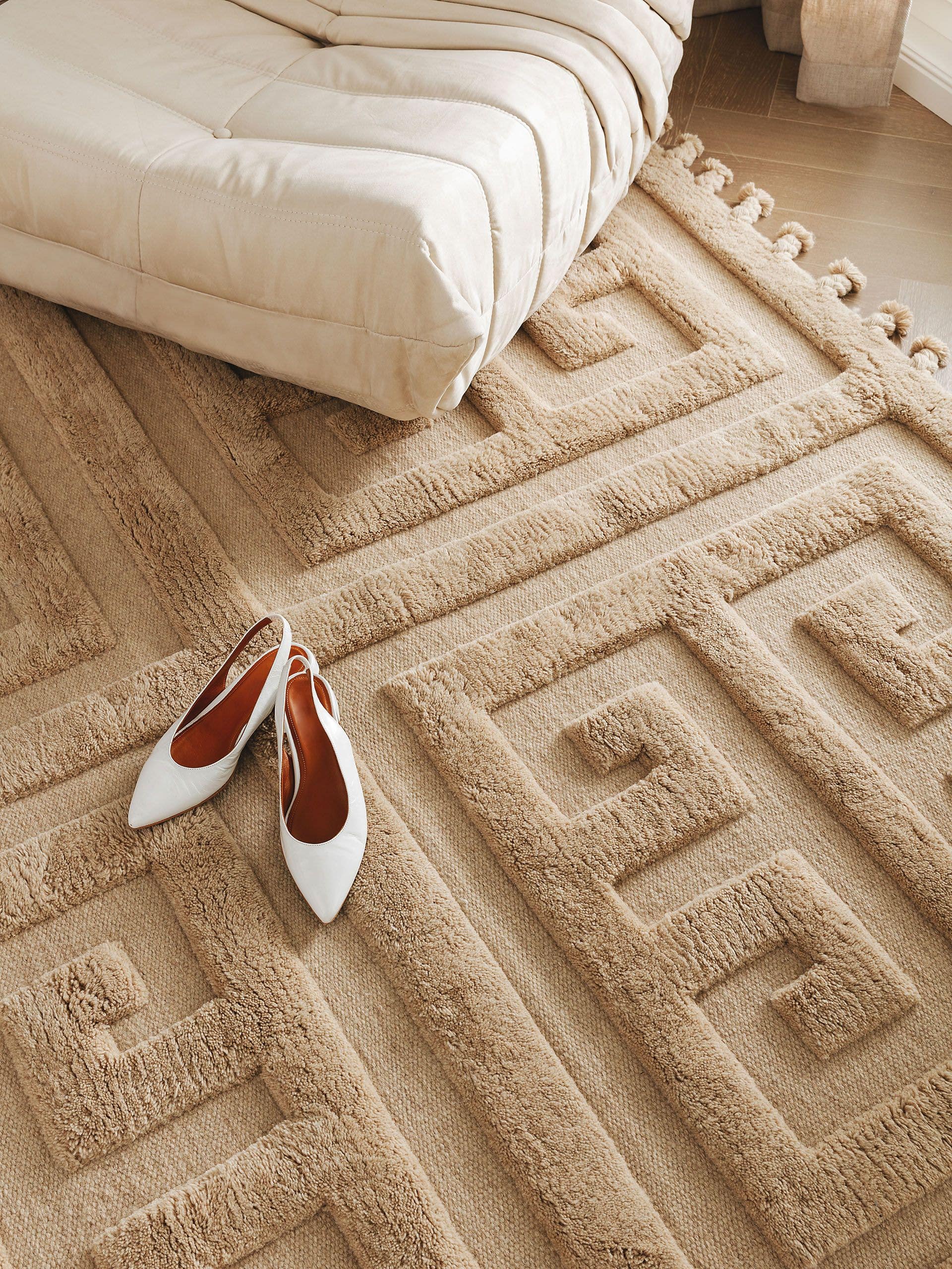 Rug made of 100% Wool from (New Zealand) in Beige with a 21 - 30 mm high pile by benuta Finest