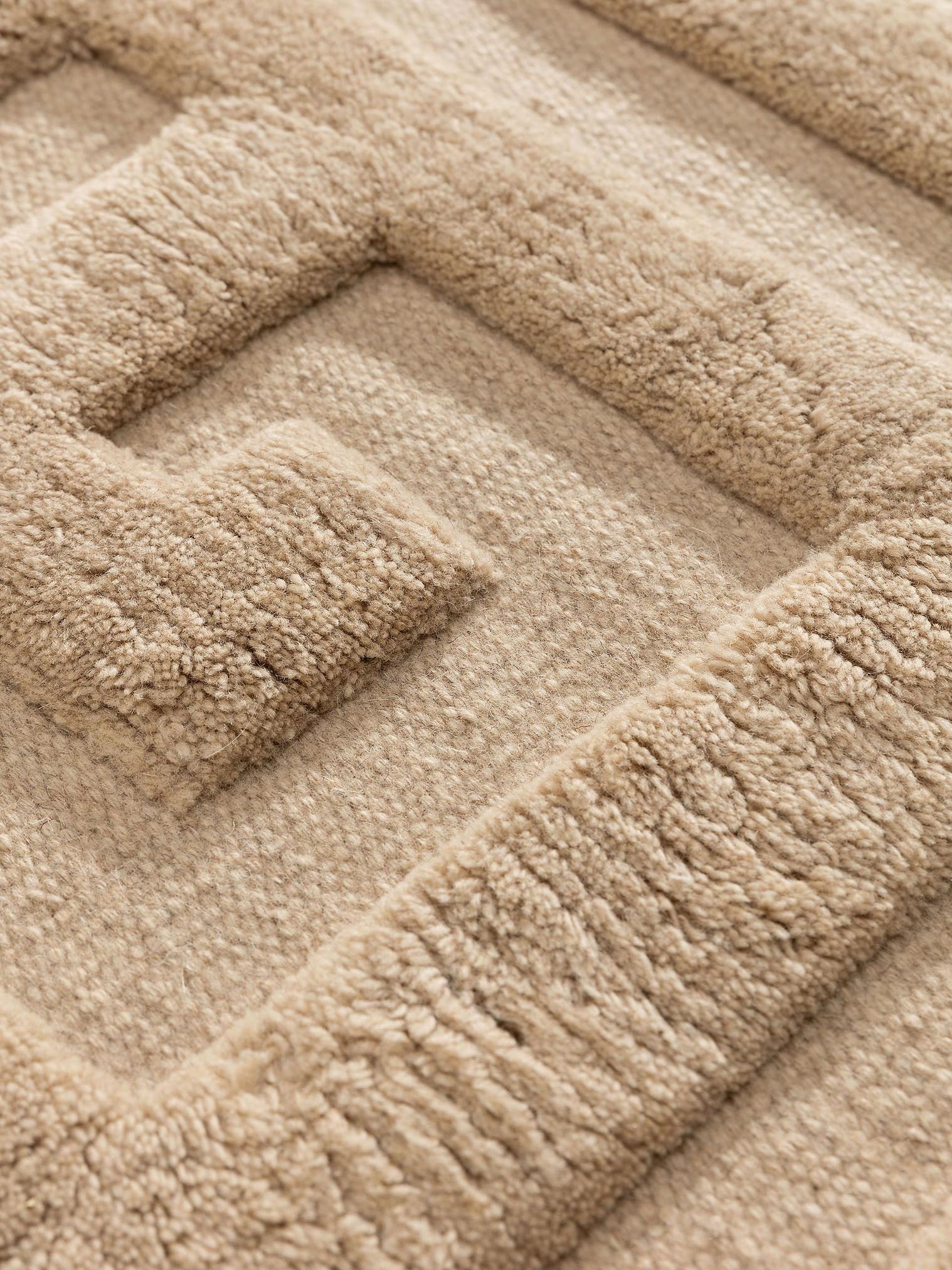 Tæppe af 100% Uld (fra New Zealand) i Beige med 21 - 30 mm høj luv fra benuta Finest