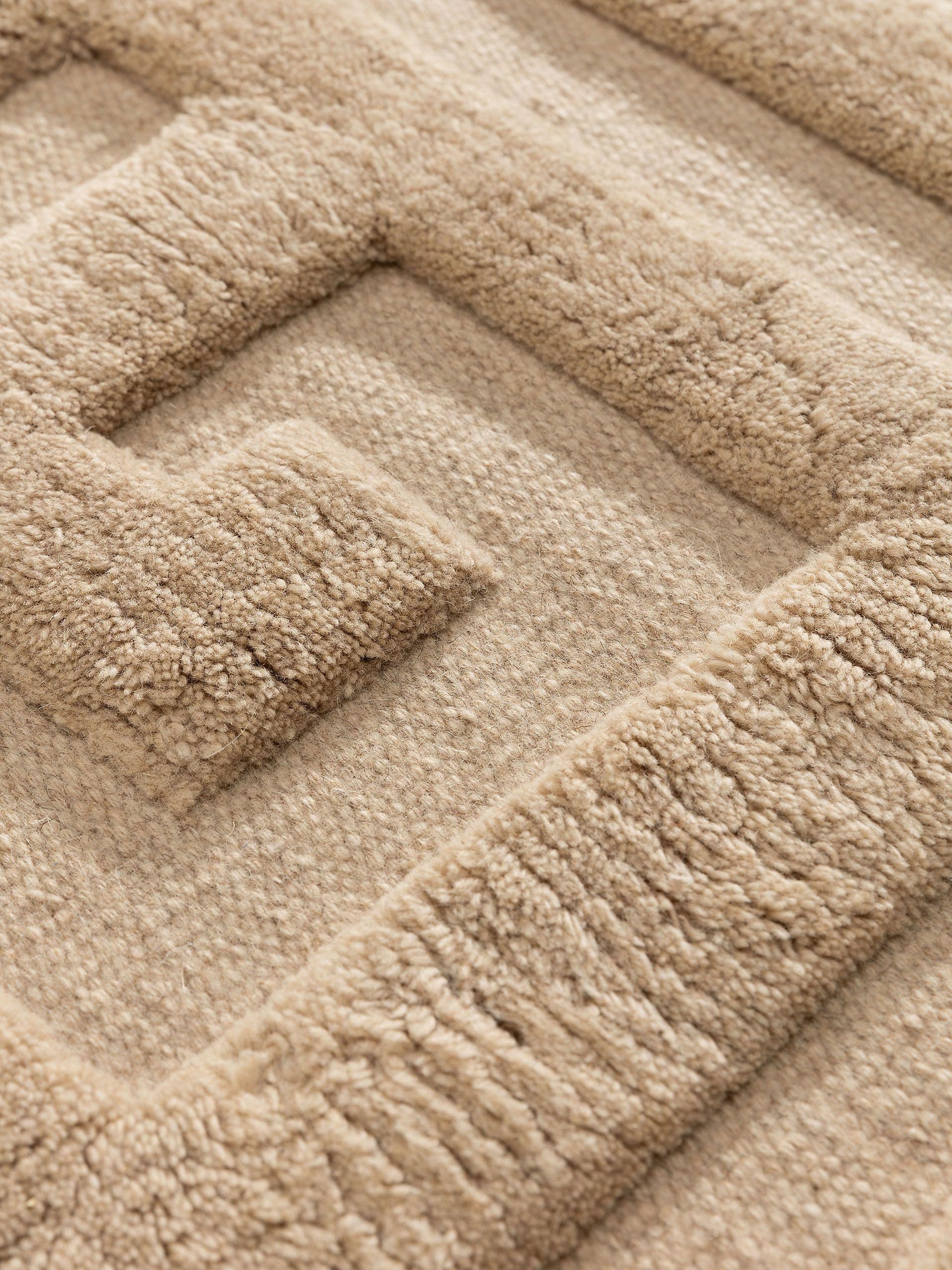 Rug made of 100% Wool from (New Zealand) in Beige with a 21 - 30 mm high pile by benuta Finest