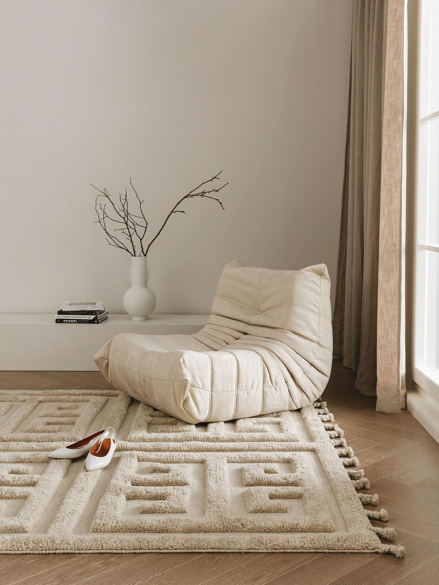 Tapijt van 100% Wol (uit Nieuw-Zeeland) in Beige met een 21 - 30 mm hoge pool van benuta Finest