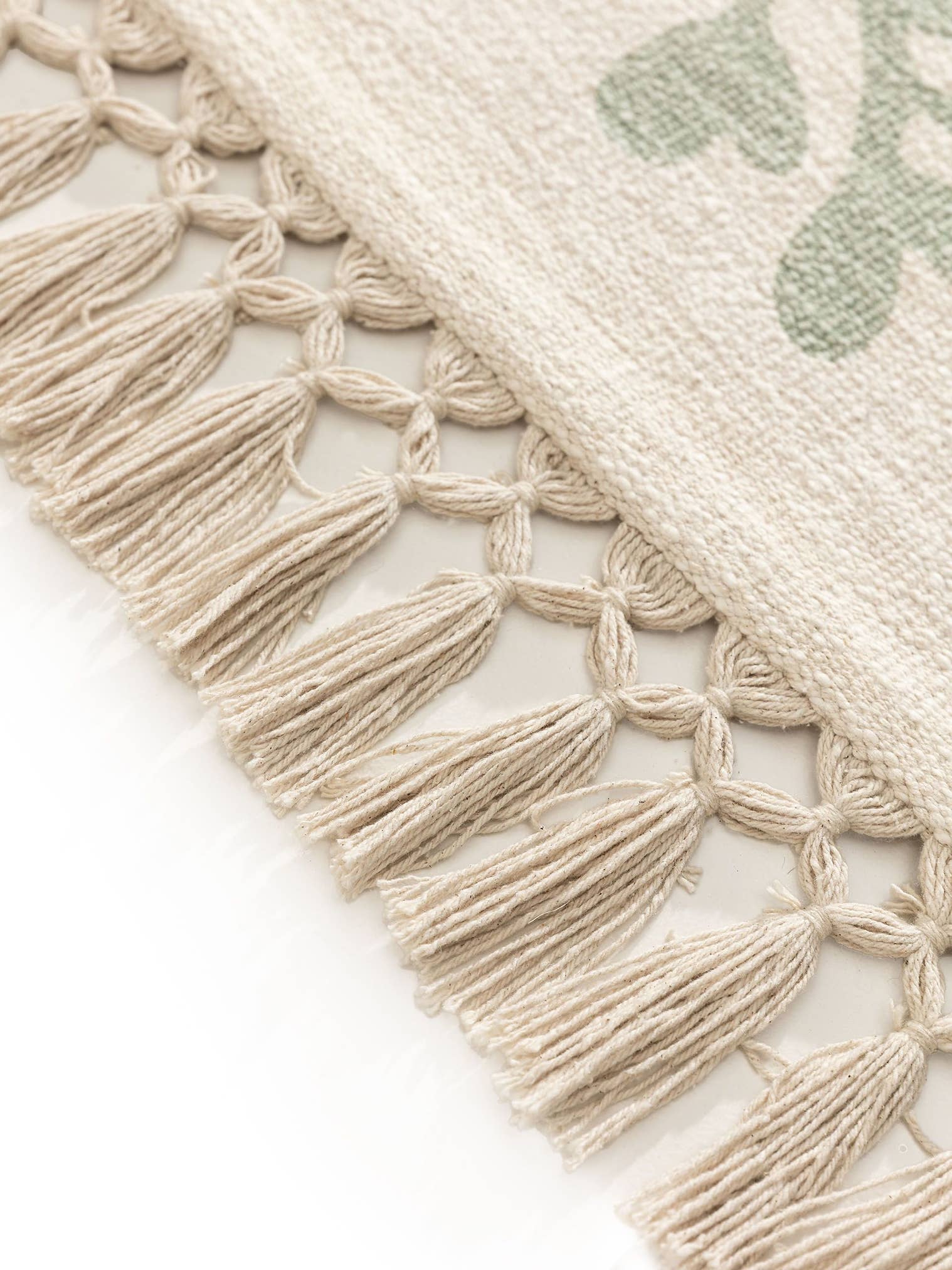 Teppich aus 100% Baumwolle in Grün mit 11 bis 20 mm hohem Flor von Lytte