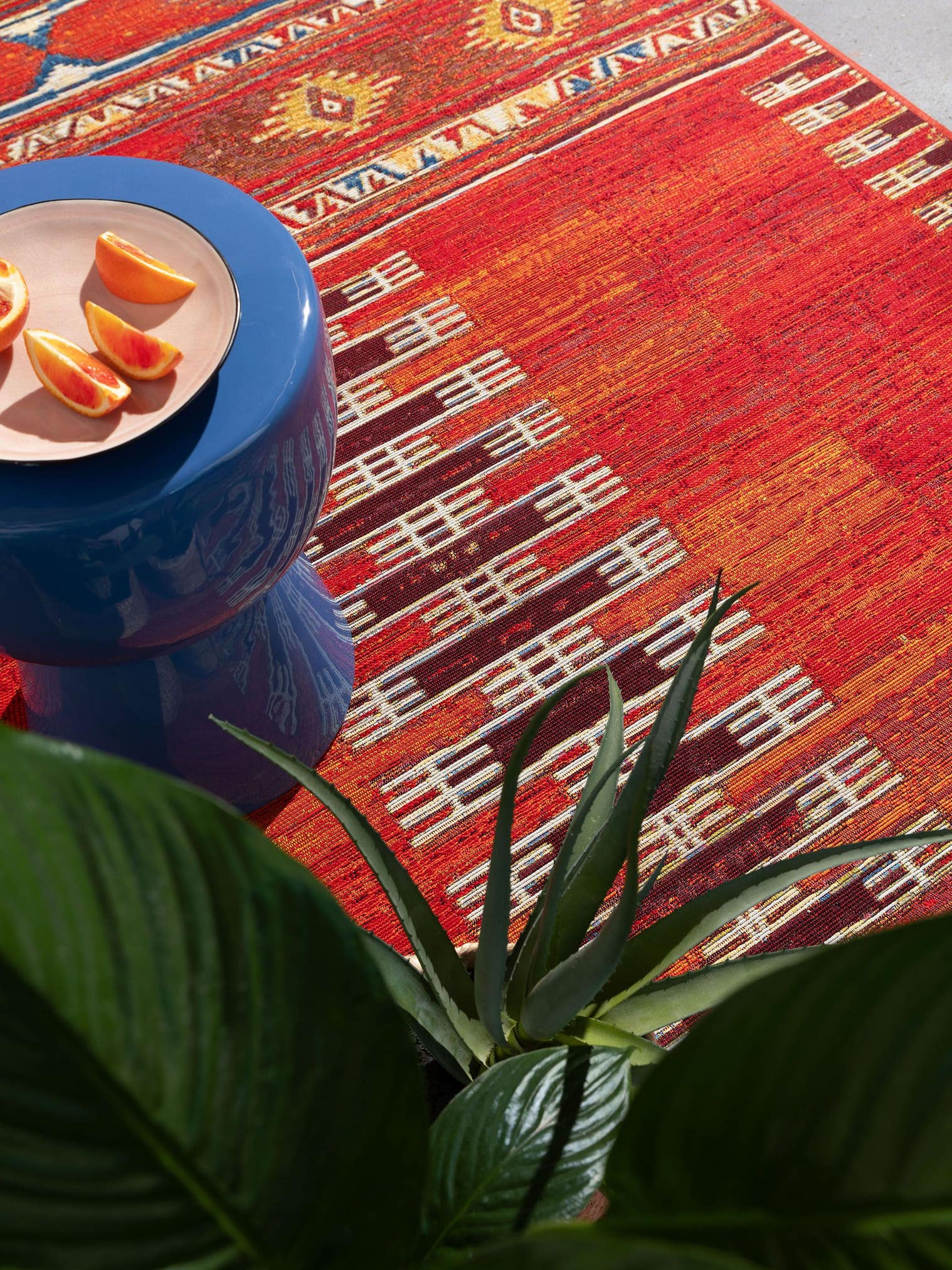 Tapijt van 76% Polypropyleen, 23% Polyester, 1% Latex in Veelkleurig met een 1- 5 mm hoge pool van benuta Pop