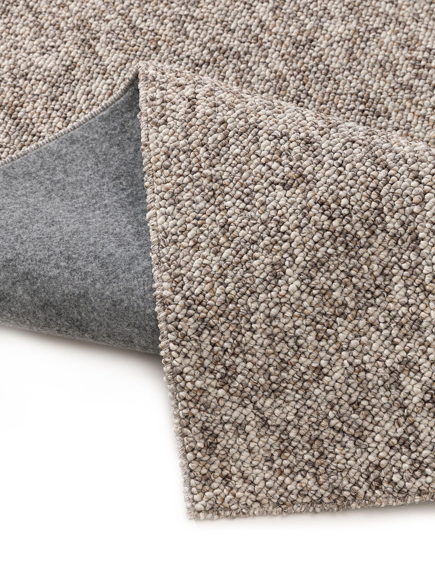 Tapis en 100% Polypropylène en Taupe avec une pile de 6 - 10 mm de hauteur de benuta Nest