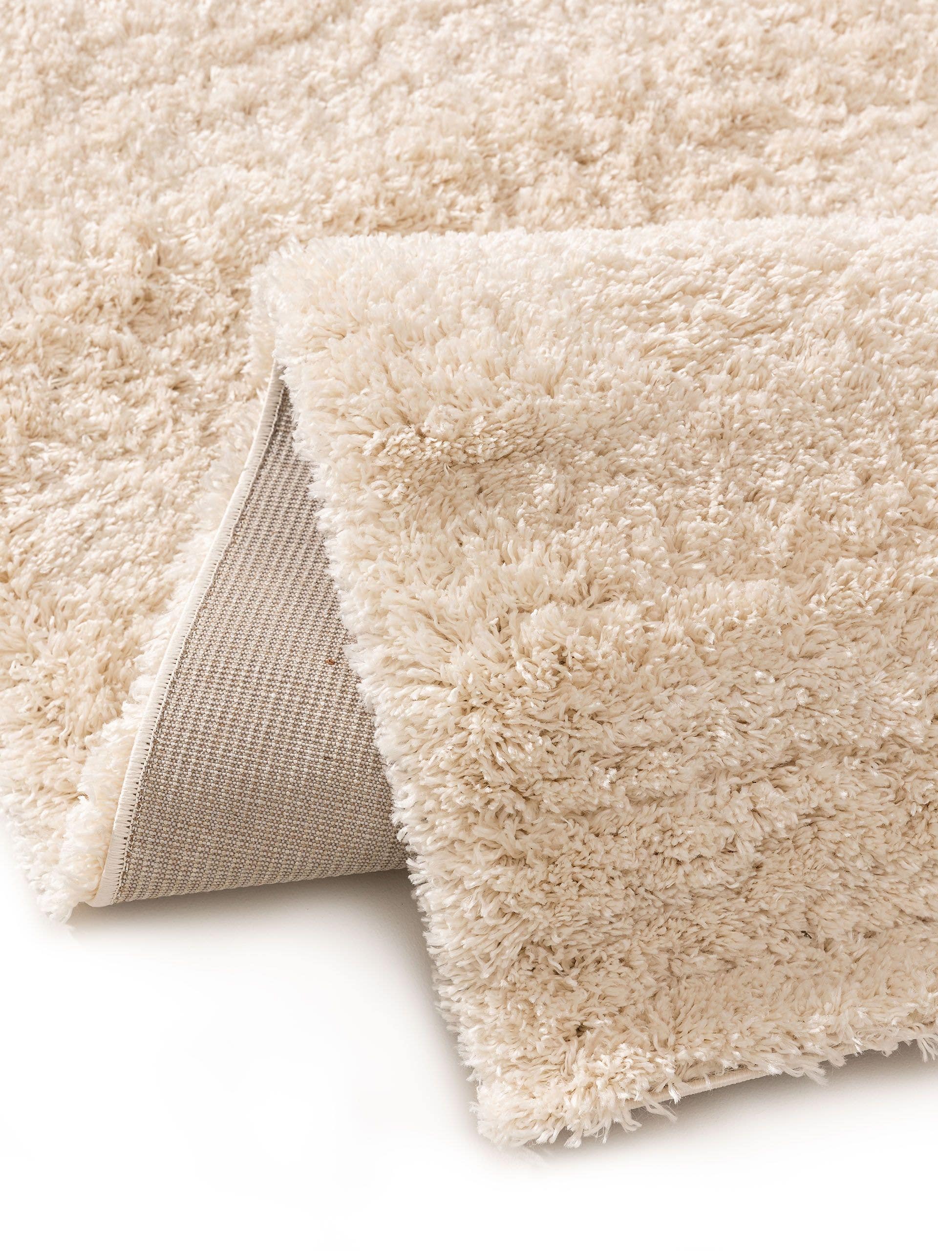 Rug made of 100% Polypropylene in Beige with a 41 - 50 mm high pile by benuta Pop