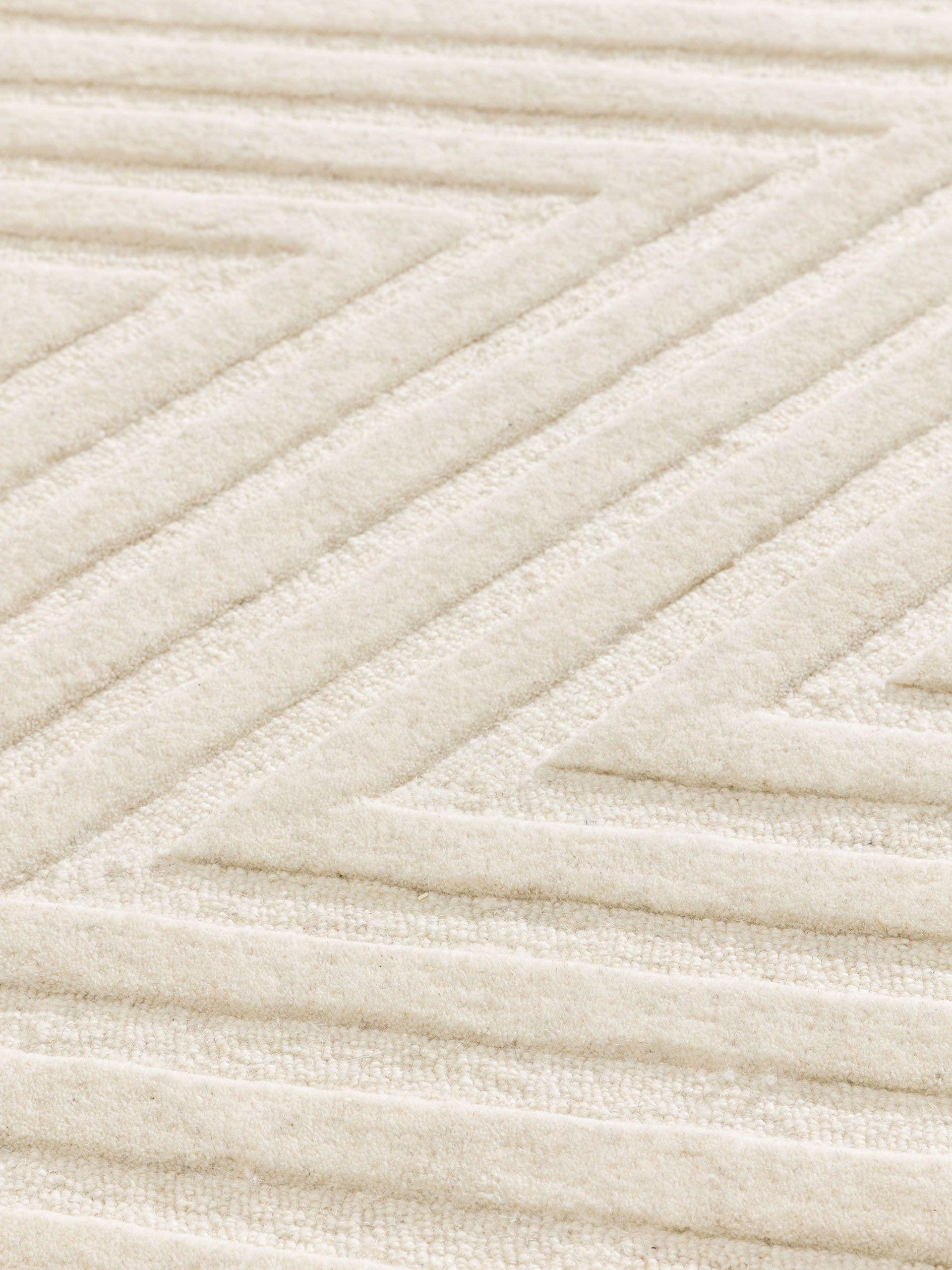 Rug made of 100% Wool in White with a 11 - 20 mm high pile by benuta Pure