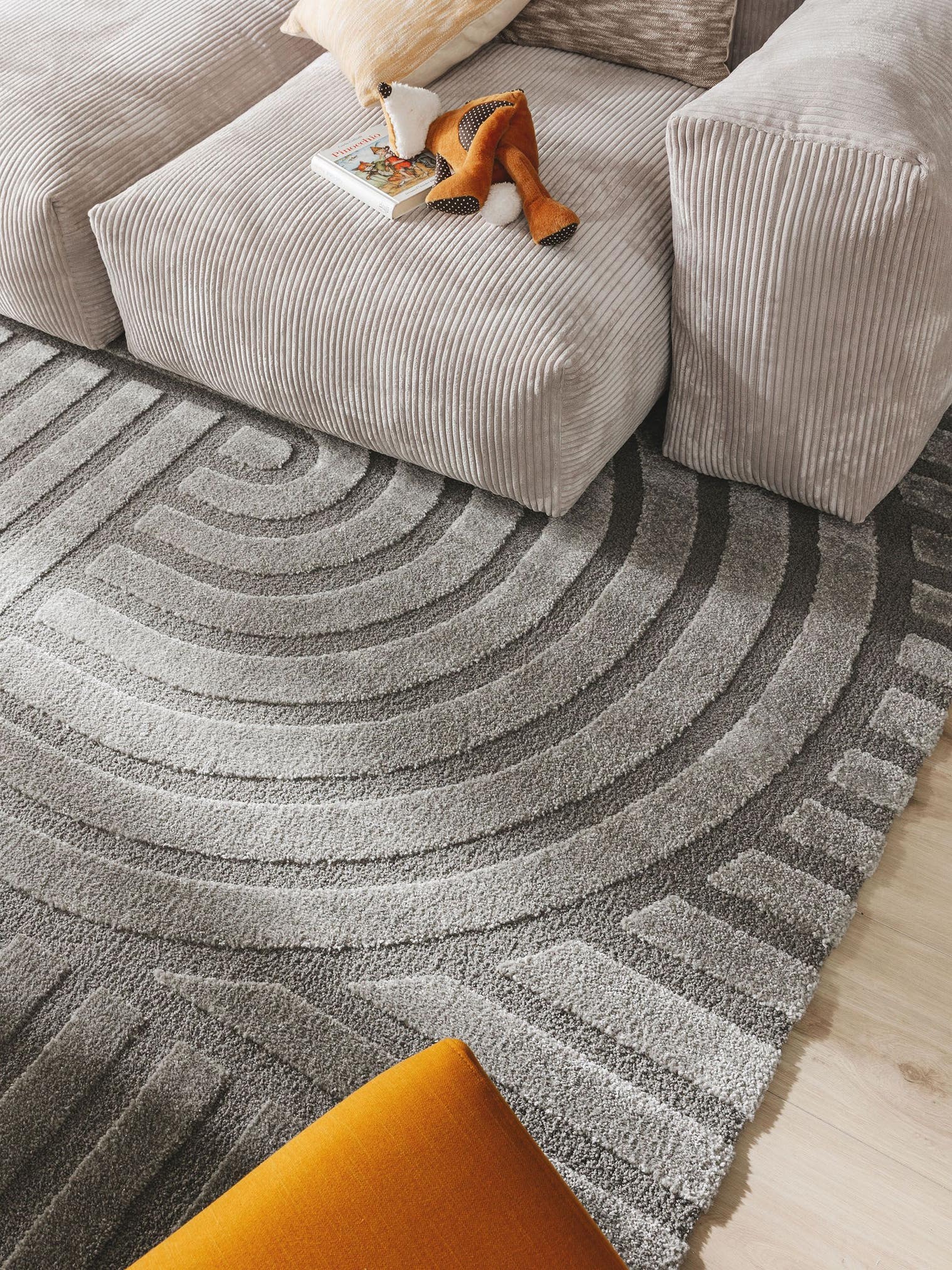 Tapijt van 60% Polypropyleen, 40% Polyester in Grijs met een 11 - 20 mm hoge pool van benuta Nest