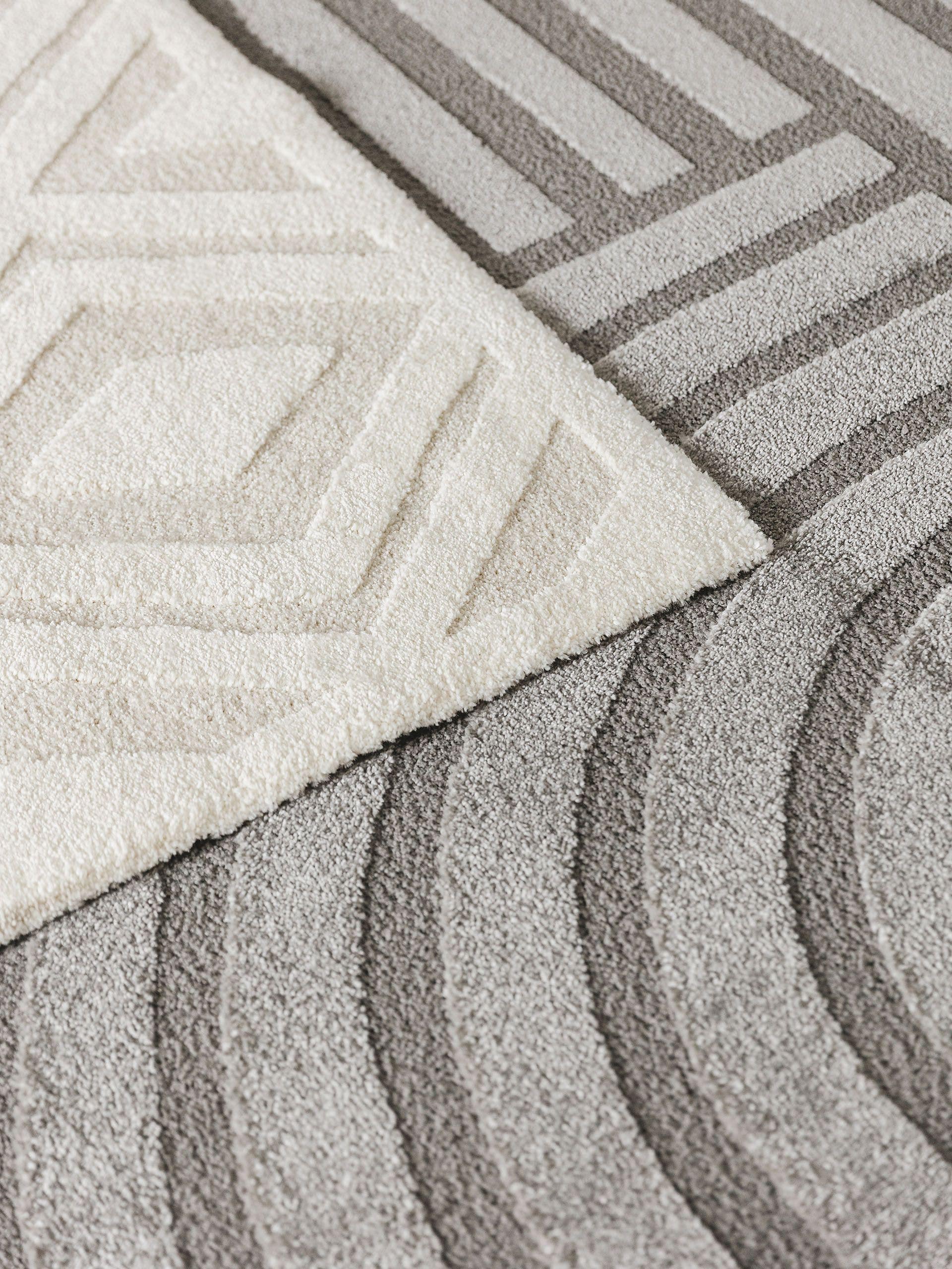 Rug made of 60% Polypropylene, 40% Polyester in Grey with a 11 - 20 mm high pile by benuta Nest