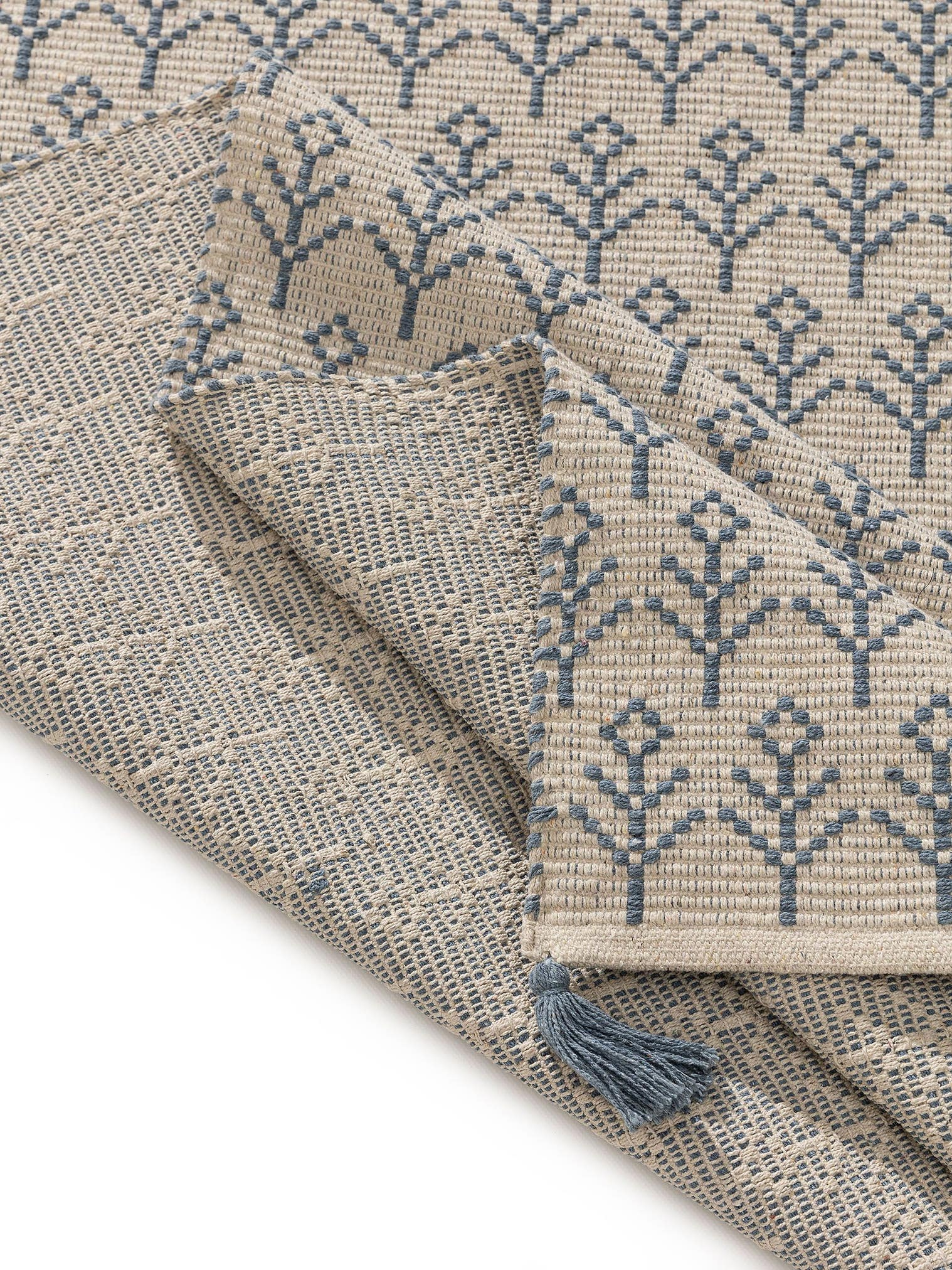 Matta av 60% Bomull (recycled), 40% polyester i Blå med 6 - 10 mm hög lugg från Lytte
