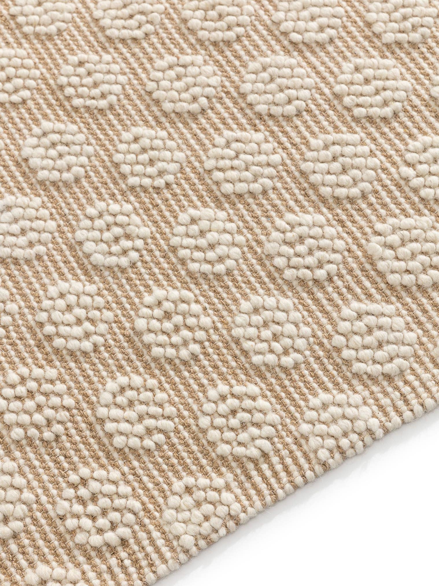 Tappeto di 60% Lana, 40% Cotone in Beige con pelo alto 11 - 20 mm da Lytte