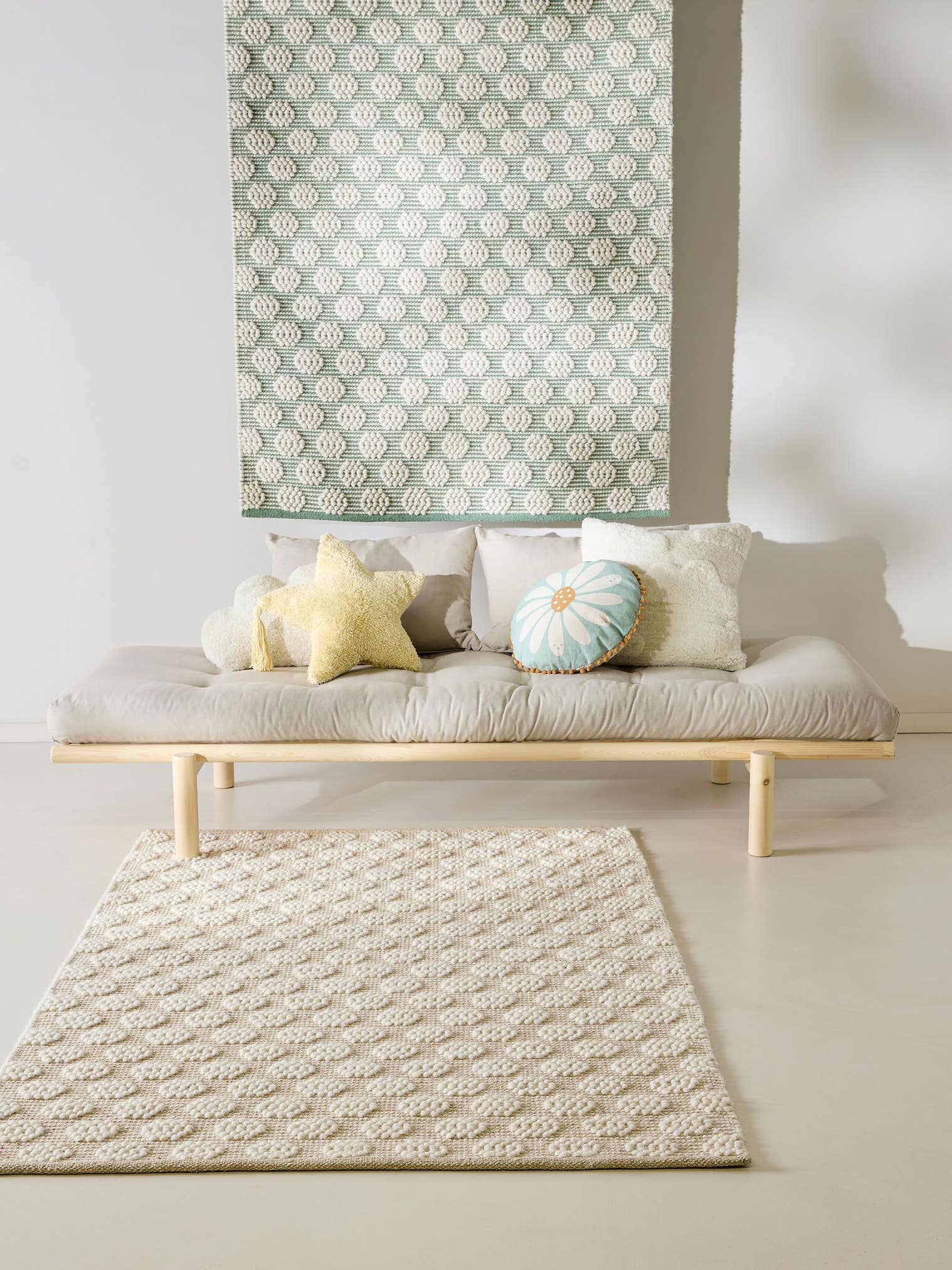 Tappeto di 60% Lana, 40% Cotone in Beige con pelo alto 11 - 20 mm da Lytte