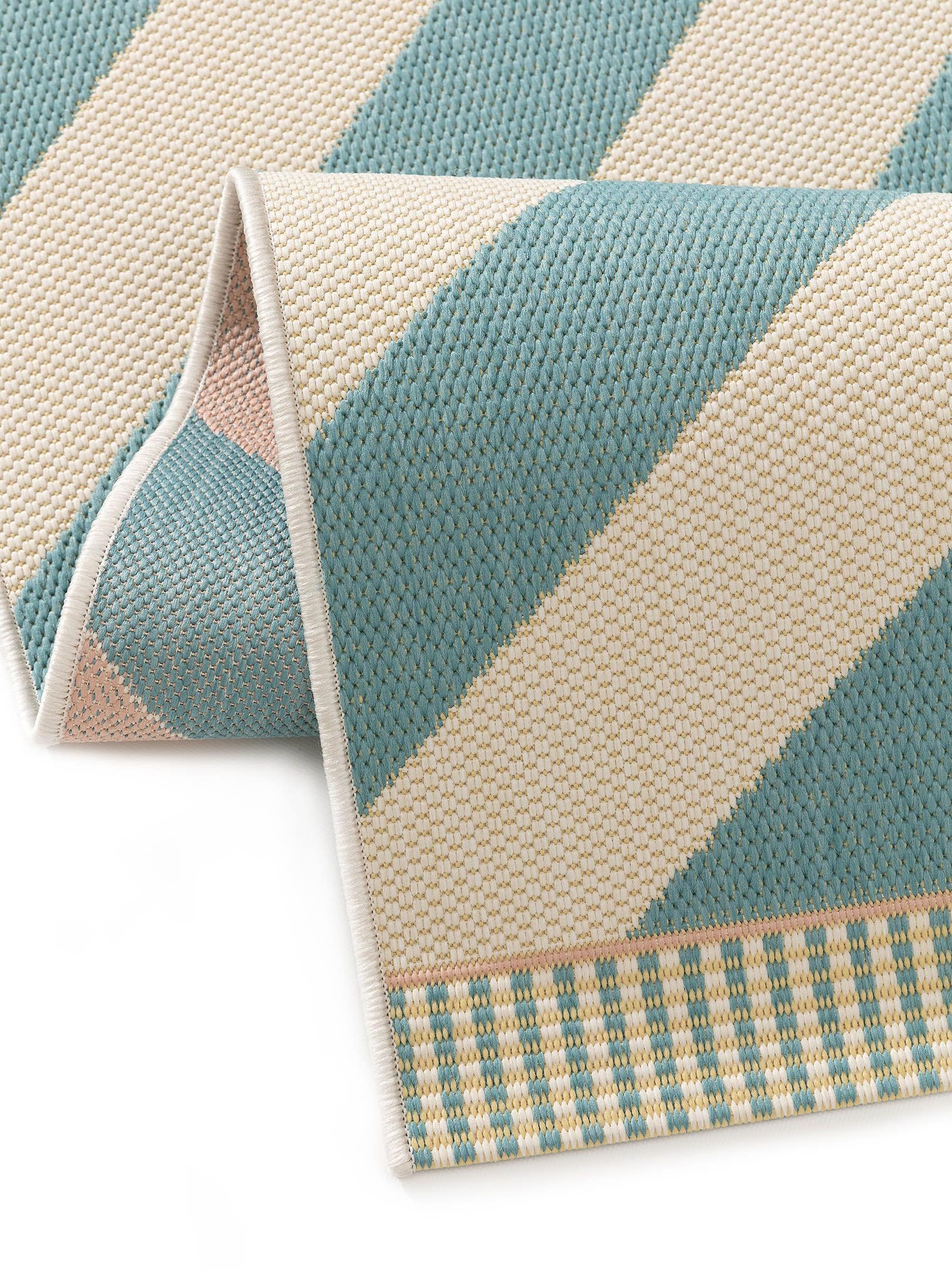 Teppich aus 100% Polypropylen in Blau mit bis 5 mm hohem Flor von Lytte