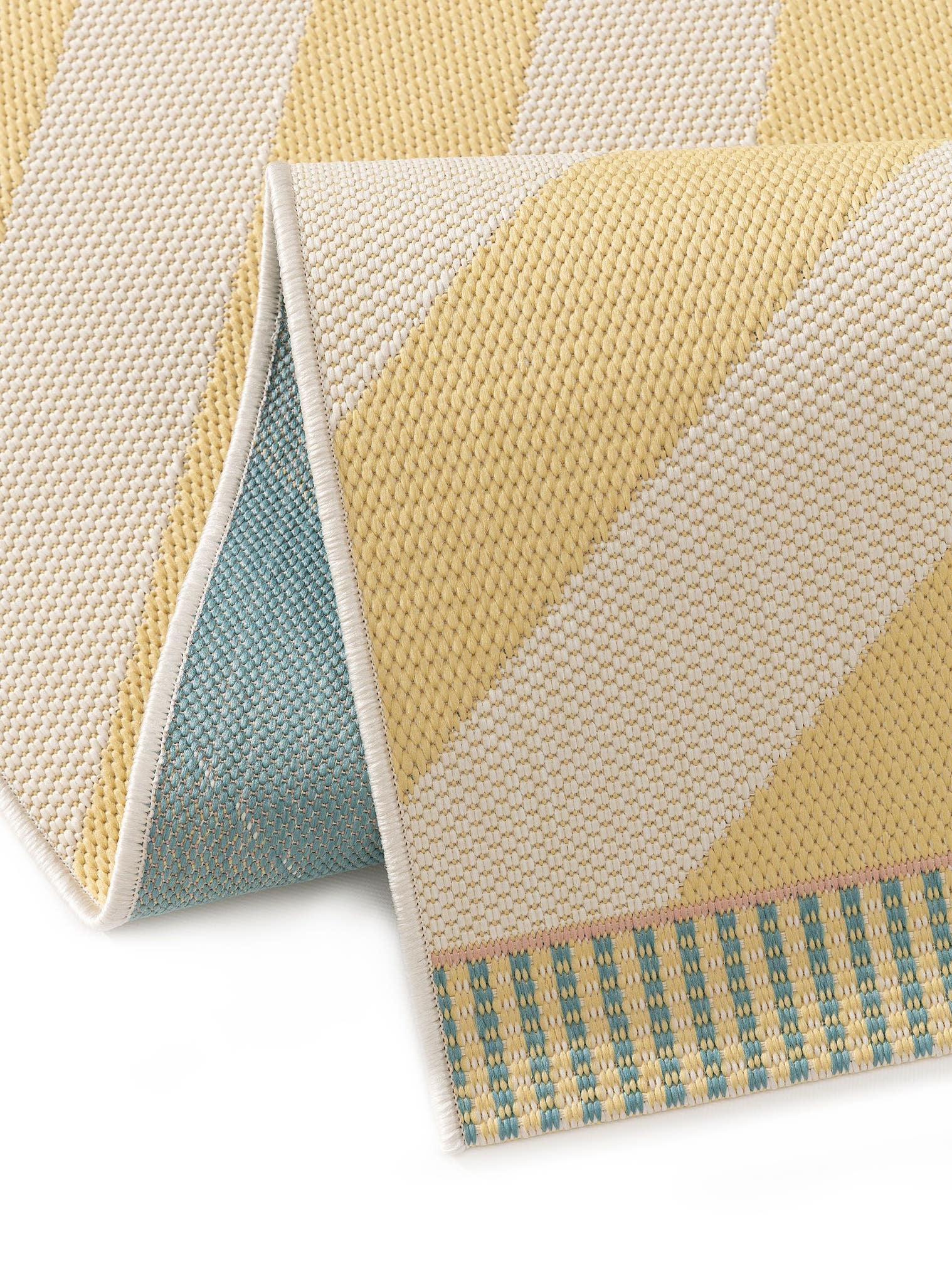 Teppich aus 100% Polypropylen in Gelb mit bis 5 mm hohem Flor von Lytte