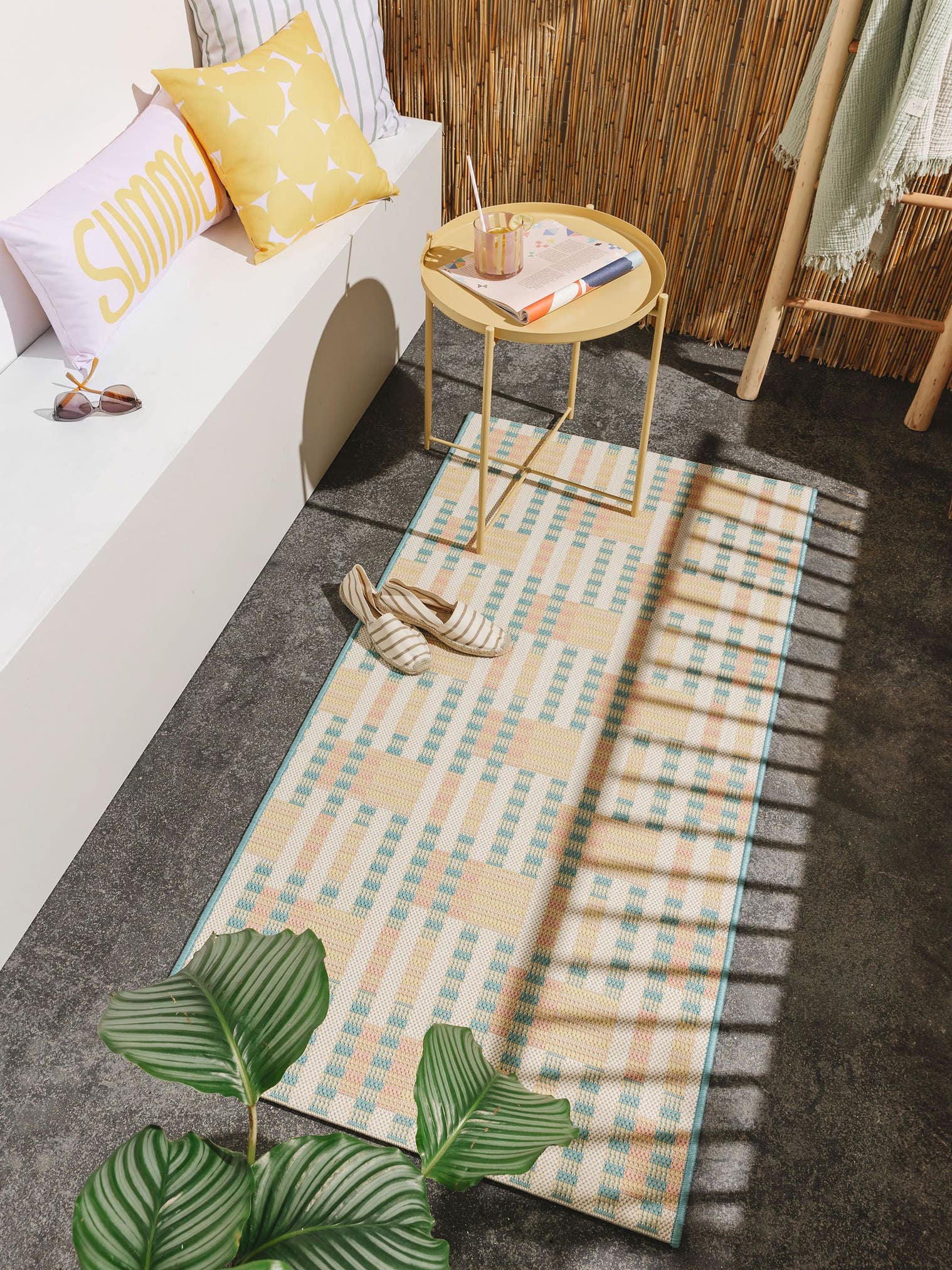 Tapis en 100% Polypropylène en Multicouleur avec une pile de 1- 5 mm de hauteur de benuta Pop