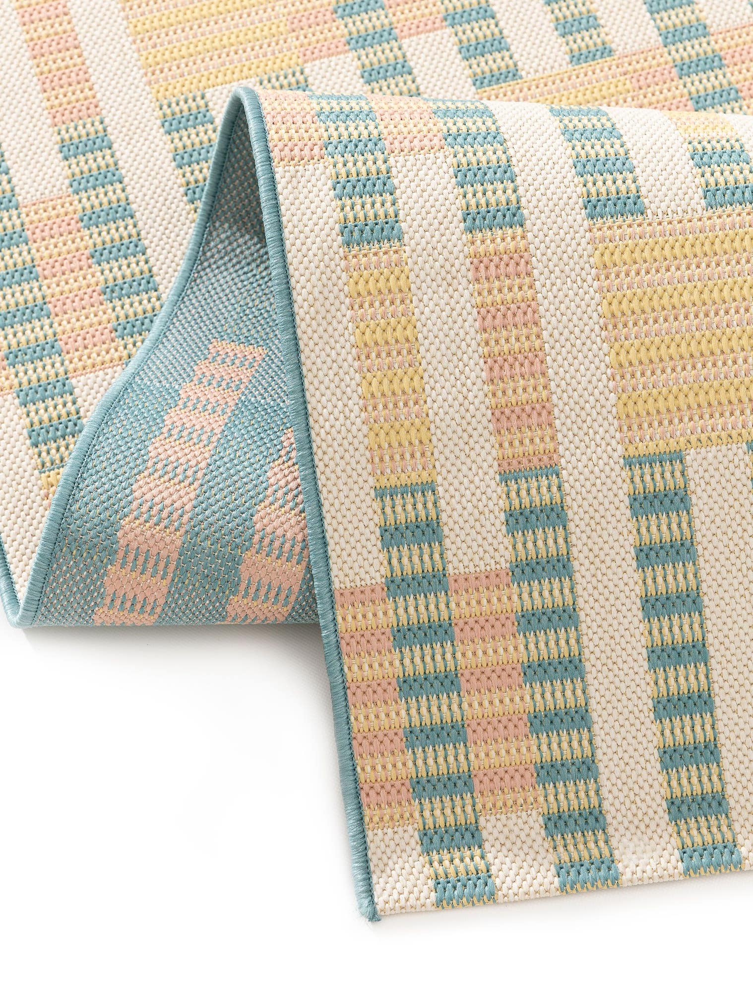 Tapis en 100% Polypropylène en Multicouleur avec une pile de 1- 5 mm de hauteur de benuta Pop