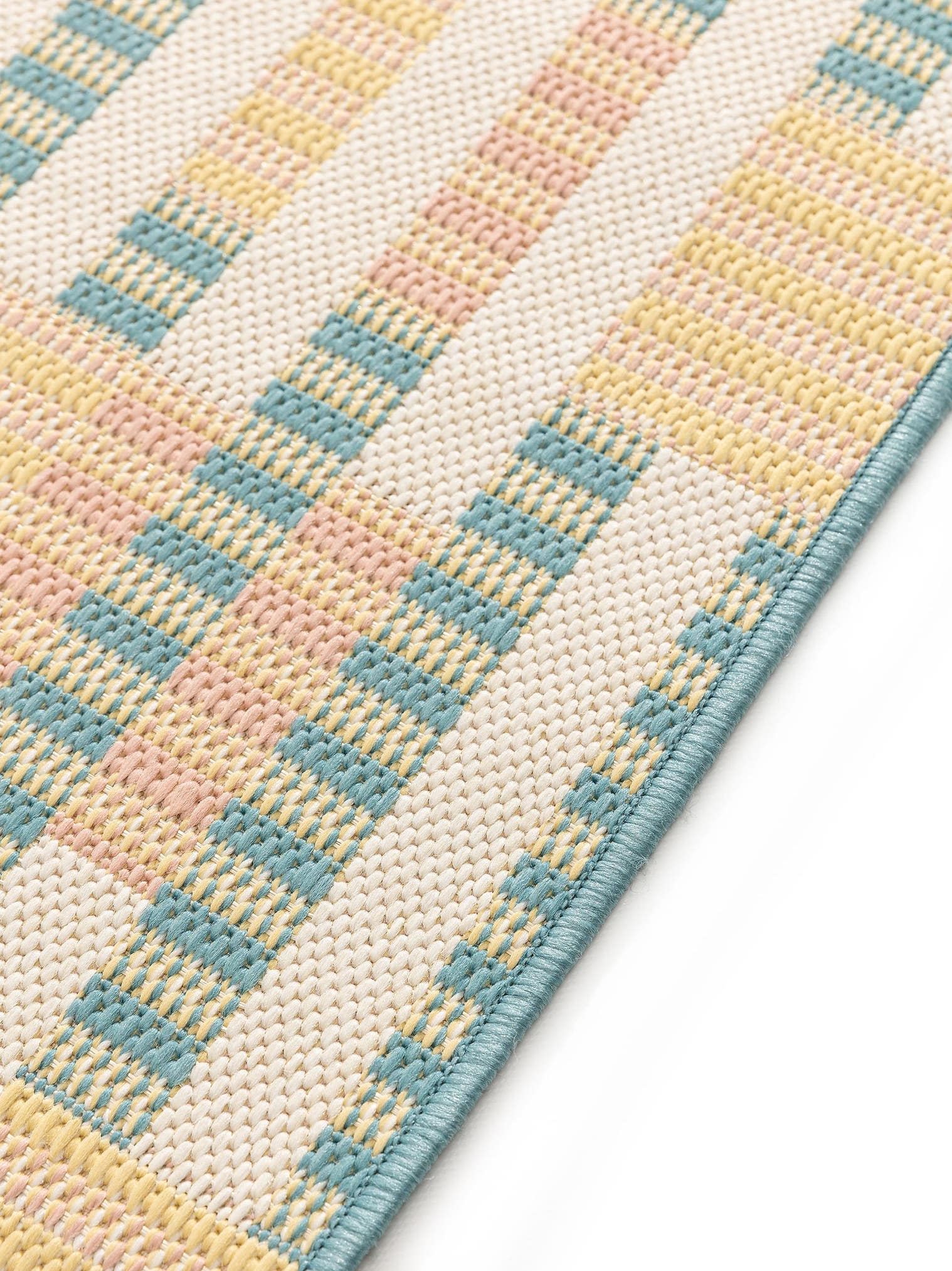 Tapis en 100% Polypropylène en Multicouleur avec une pile de 1- 5 mm de hauteur de benuta Pop
