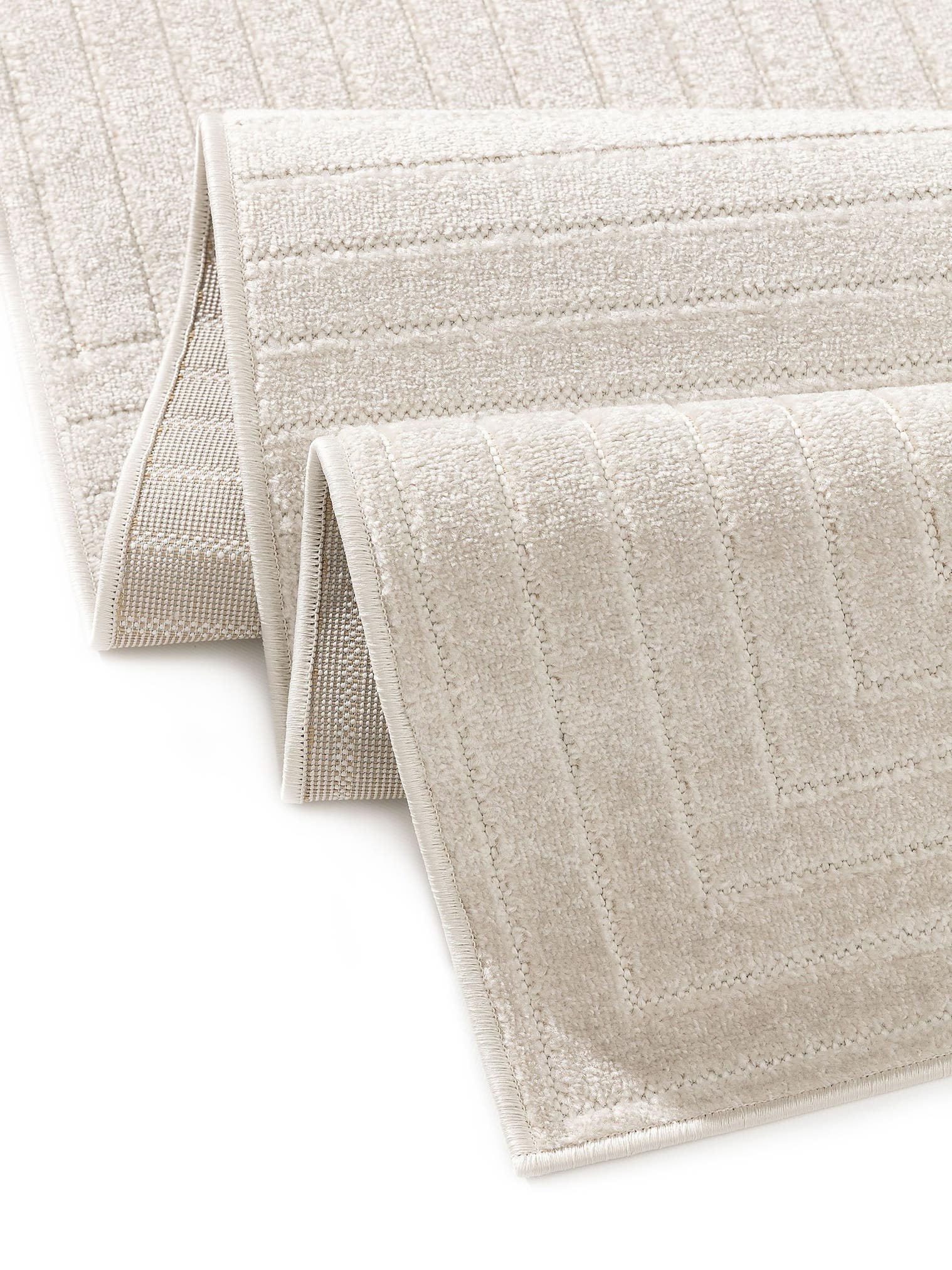Matta av 100% Polypropylen i Beige med 6 - 10 mm hög lugg från benuta Pop