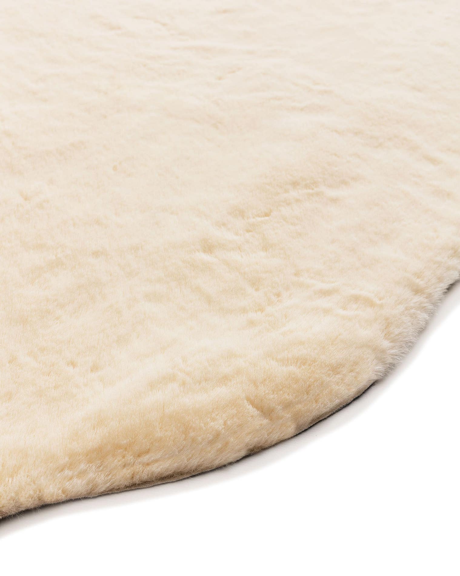 Tæppe af 100% Polyester i Beige med 6 - 10 mm høj luv fra benuta Pop