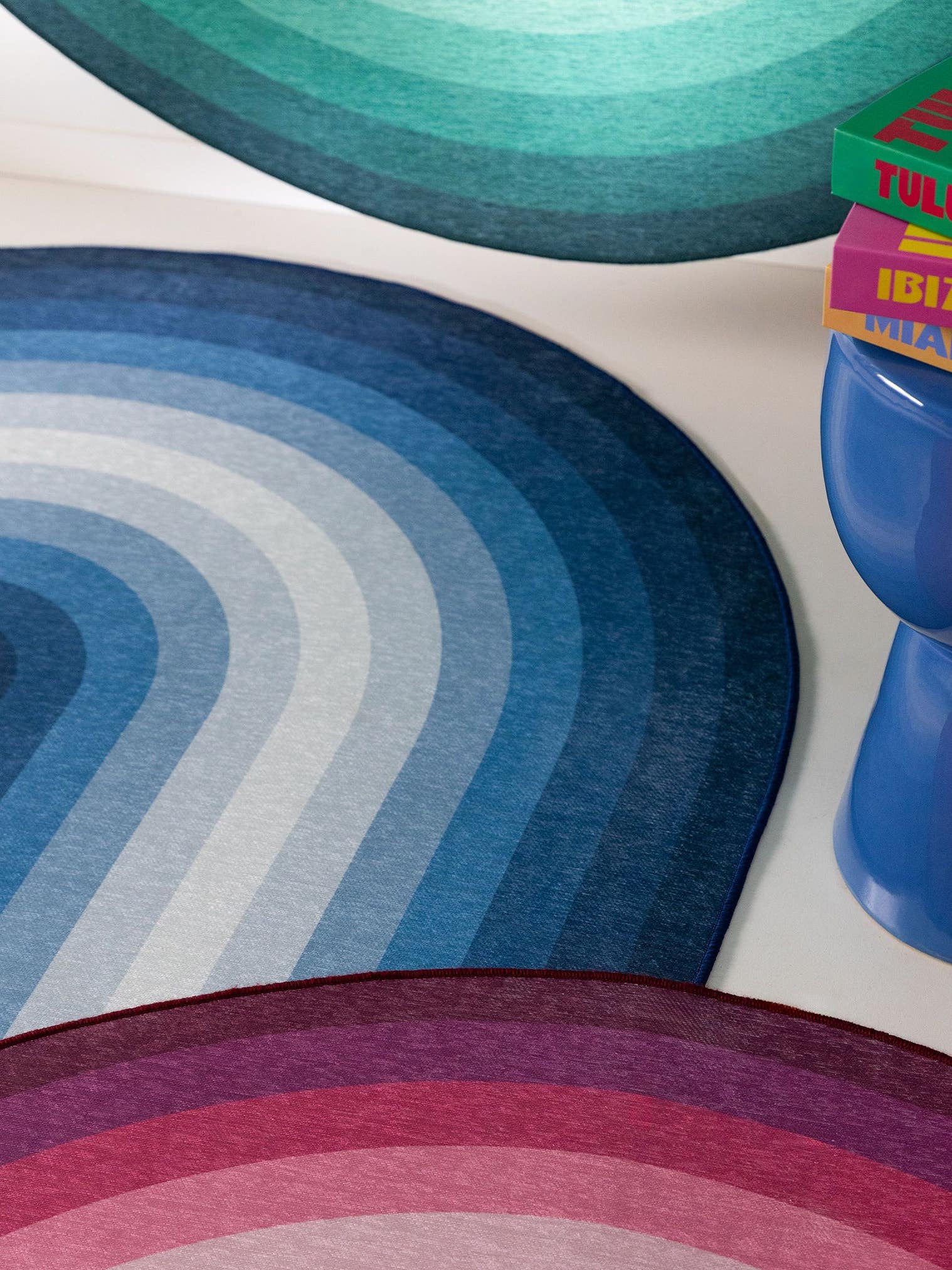 Tapis en 100% Polyester en Bleu avec une pile de 1- 5 mm de hauteur de benuta Pop