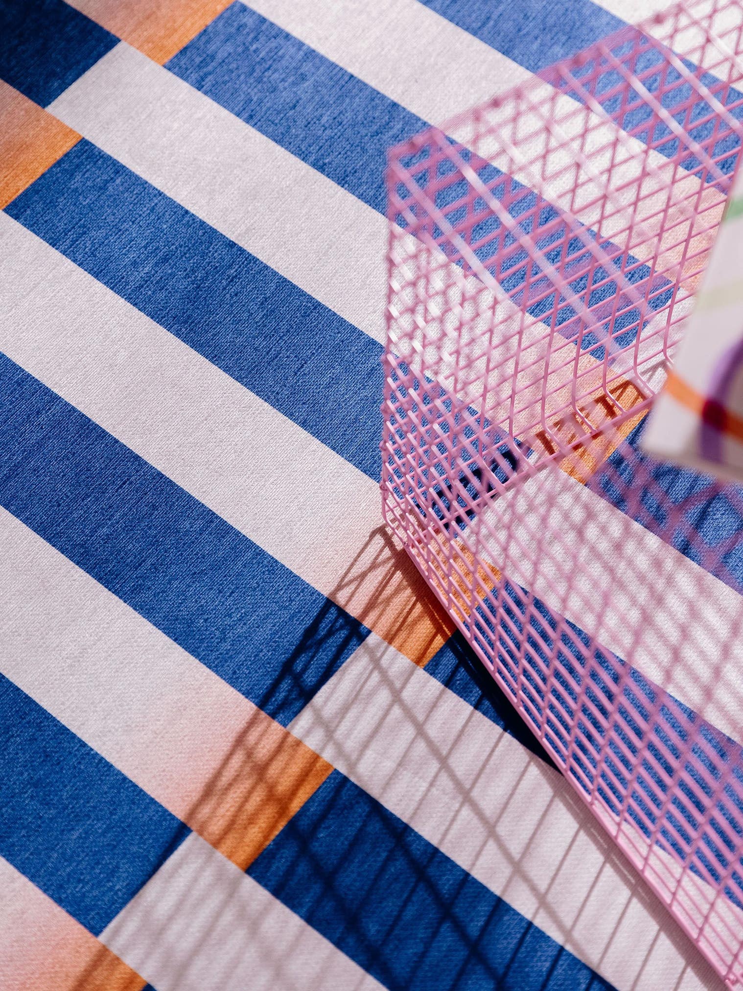 Tapijt van 100% Polyester in Blauw met een 1- 5 mm hoge pool van benuta Pop