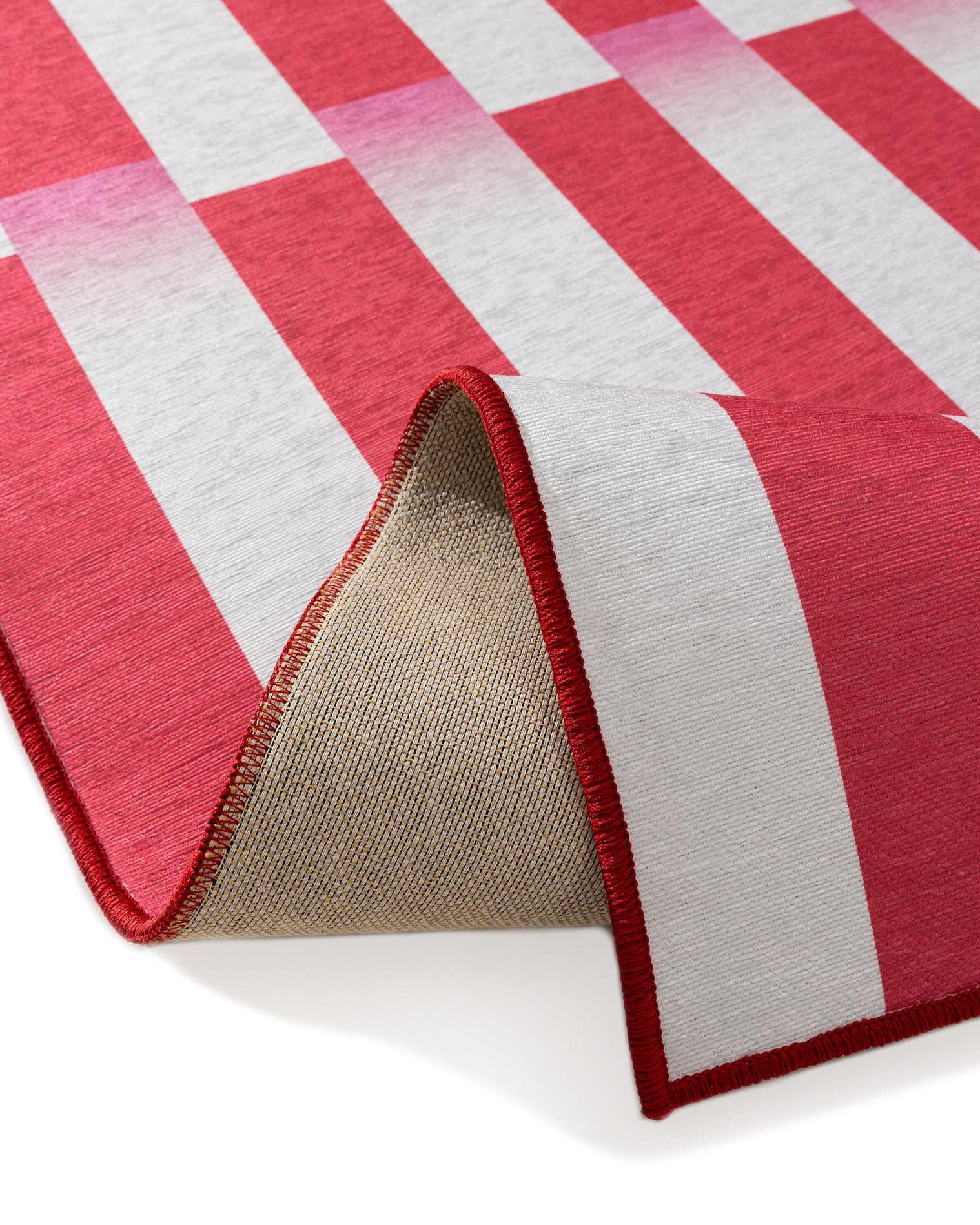 Alfombra de 100% Poliéster en Rojo con un pelo de {{Placeholder_Pile Height}} de altura de benuta Pop