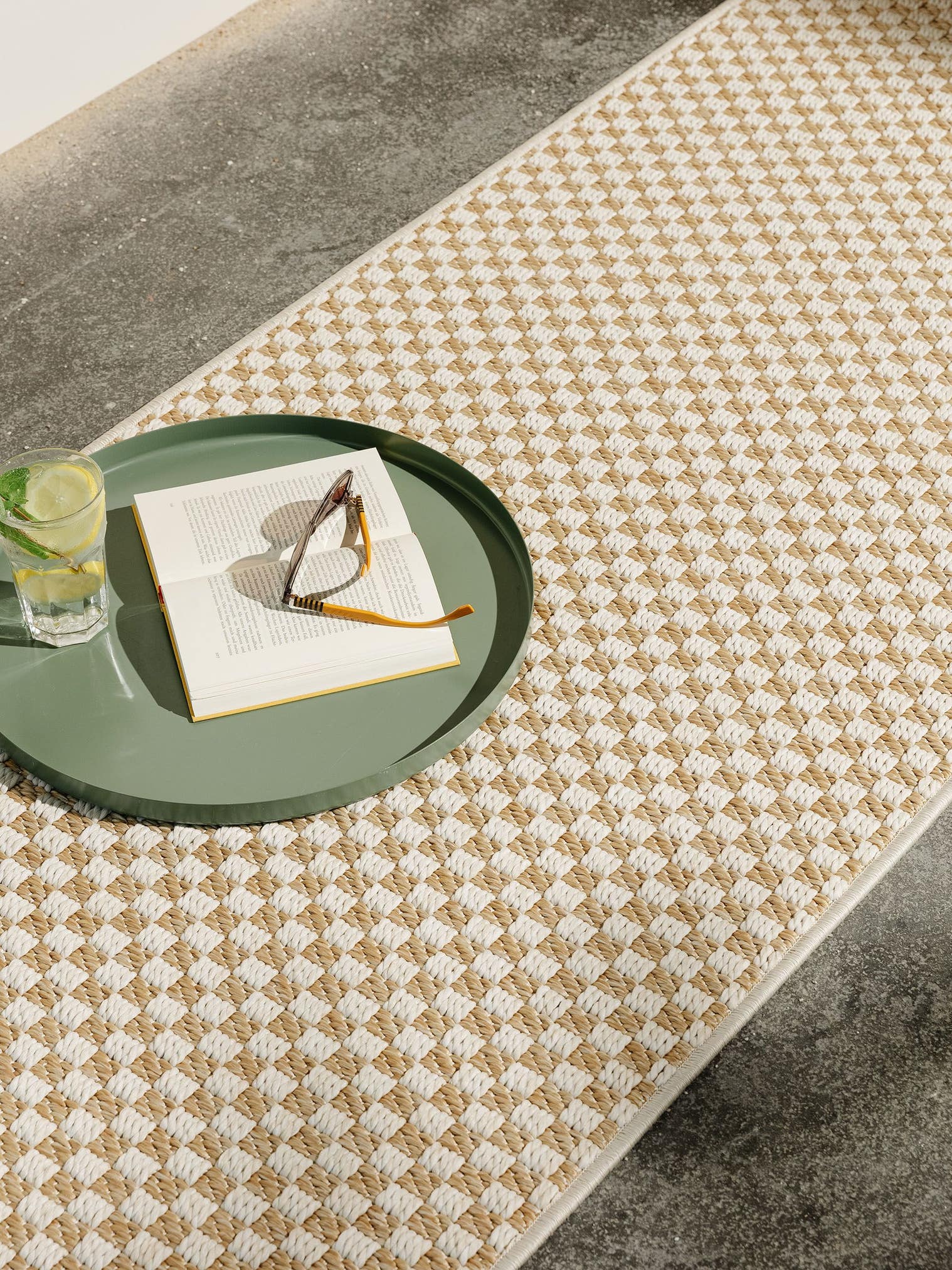 Teppich aus 100% Polypropylen in Beige mit bis 5 mm hohem Flor von benuta Pop
