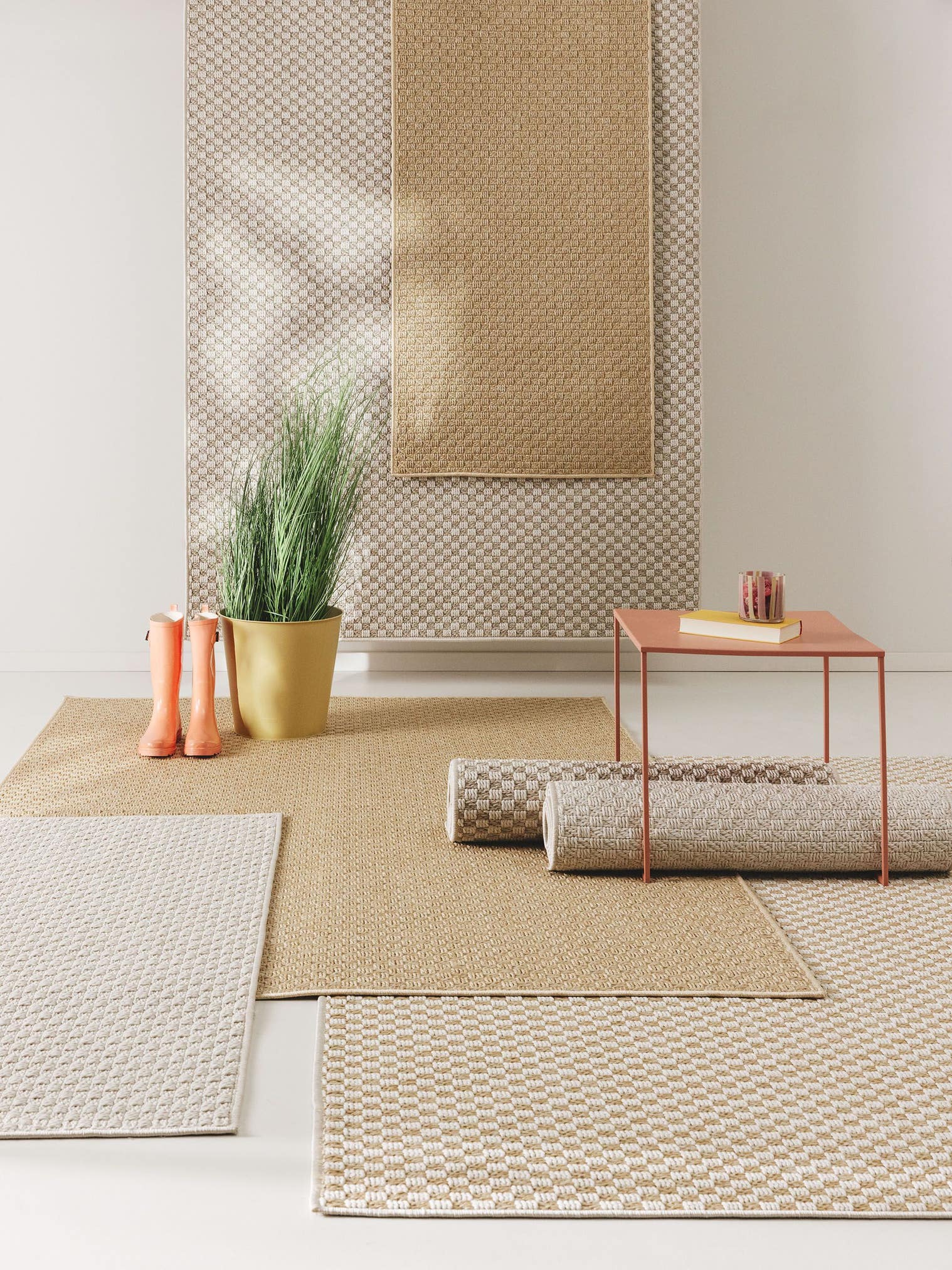Teppich aus 100% Polypropylen in Beige mit bis 5 mm hohem Flor von benuta Pop
