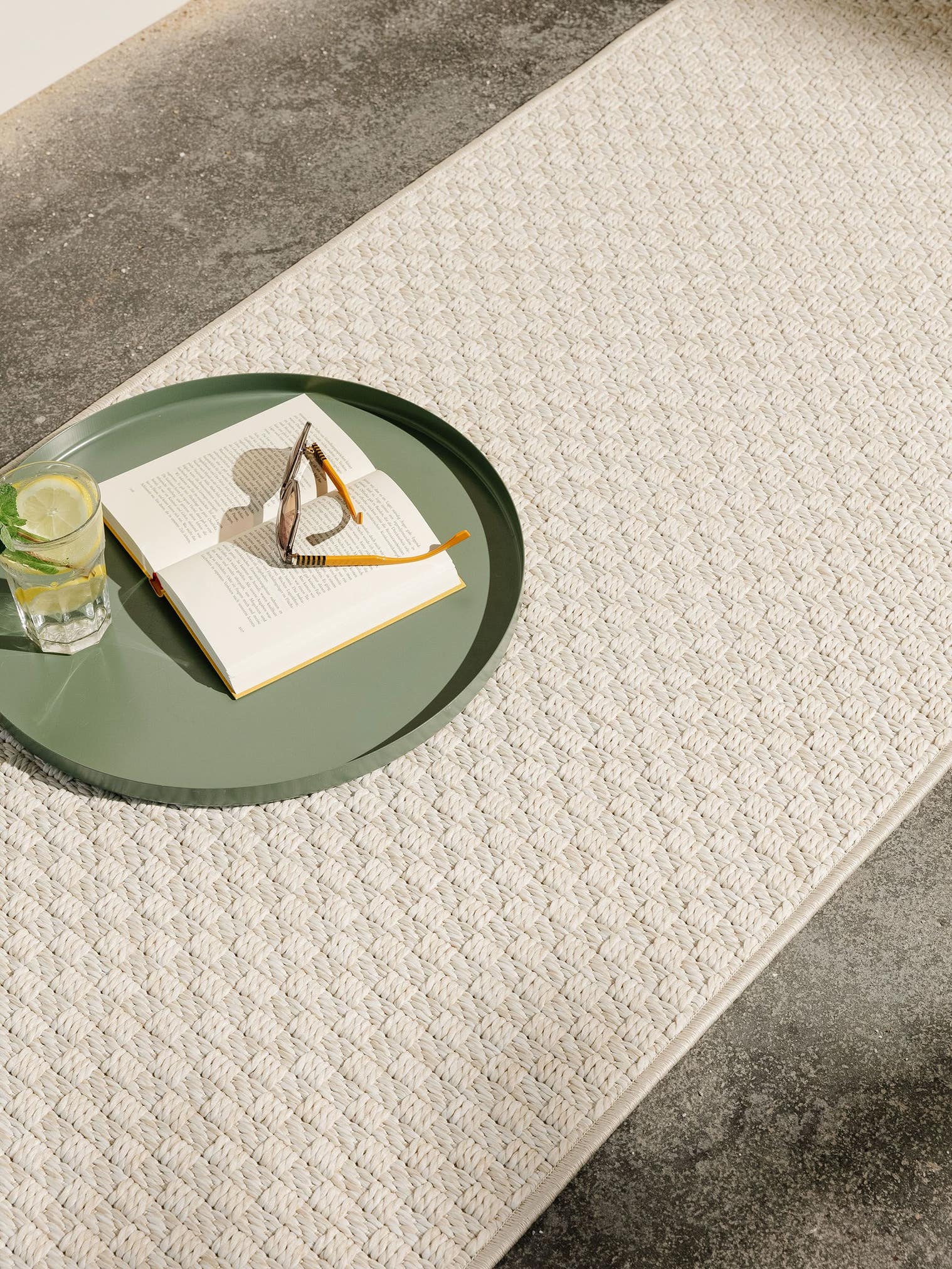 Teppich aus 100% Polypropylen in Beige mit bis 5 mm hohem Flor von benuta Pop