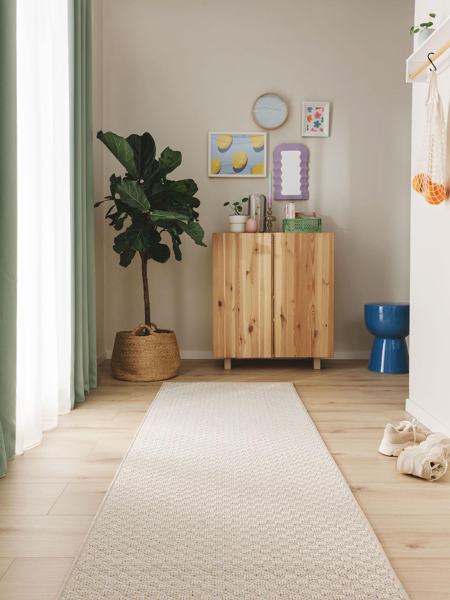 Teppich aus 100% Polypropylen in Beige mit bis 5 mm hohem Flor von benuta Pop