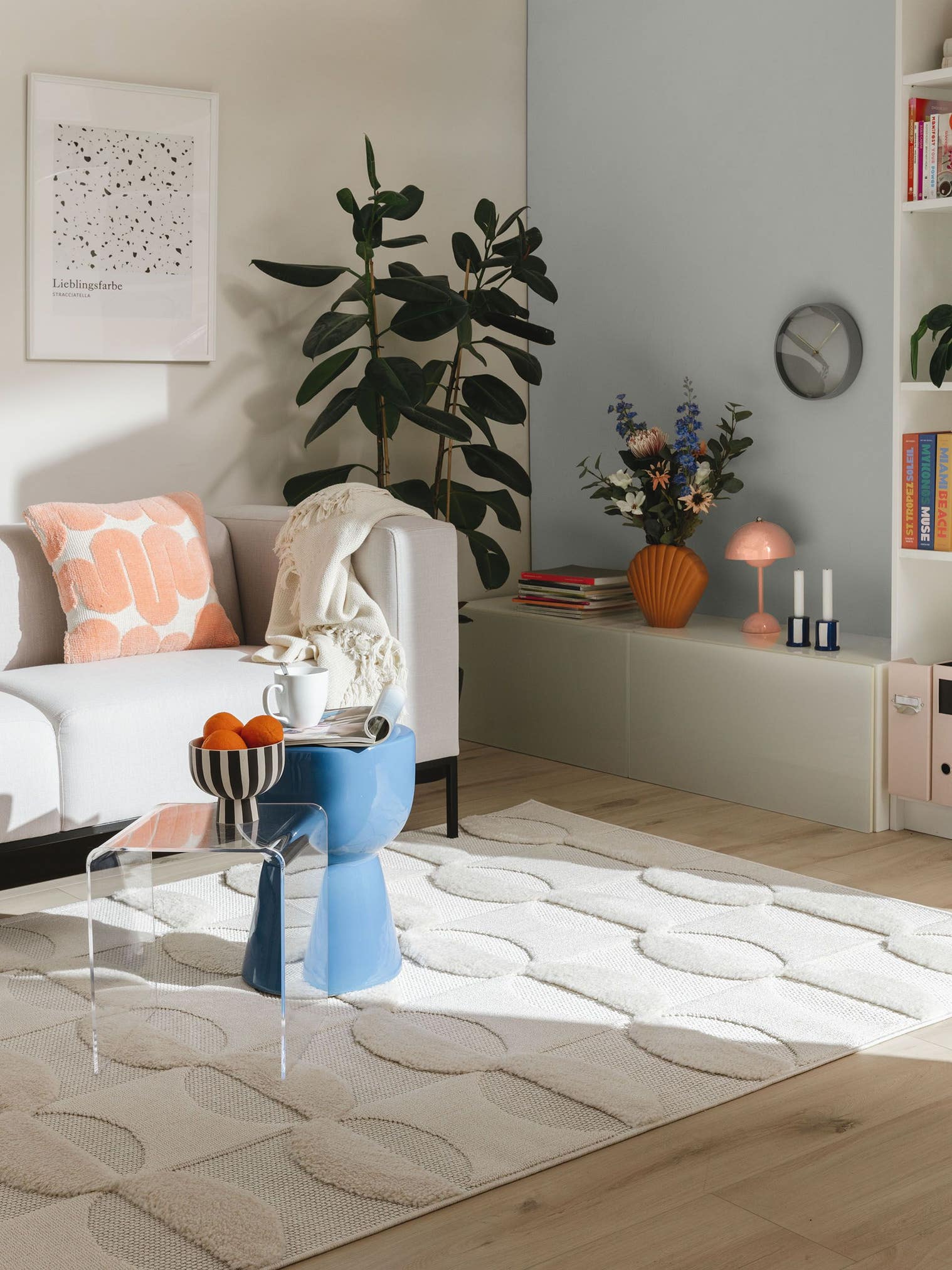 Teppich aus 100% Polypropylen in Weiß mit 6 bis 10 mm hohem Flor von benuta Pop