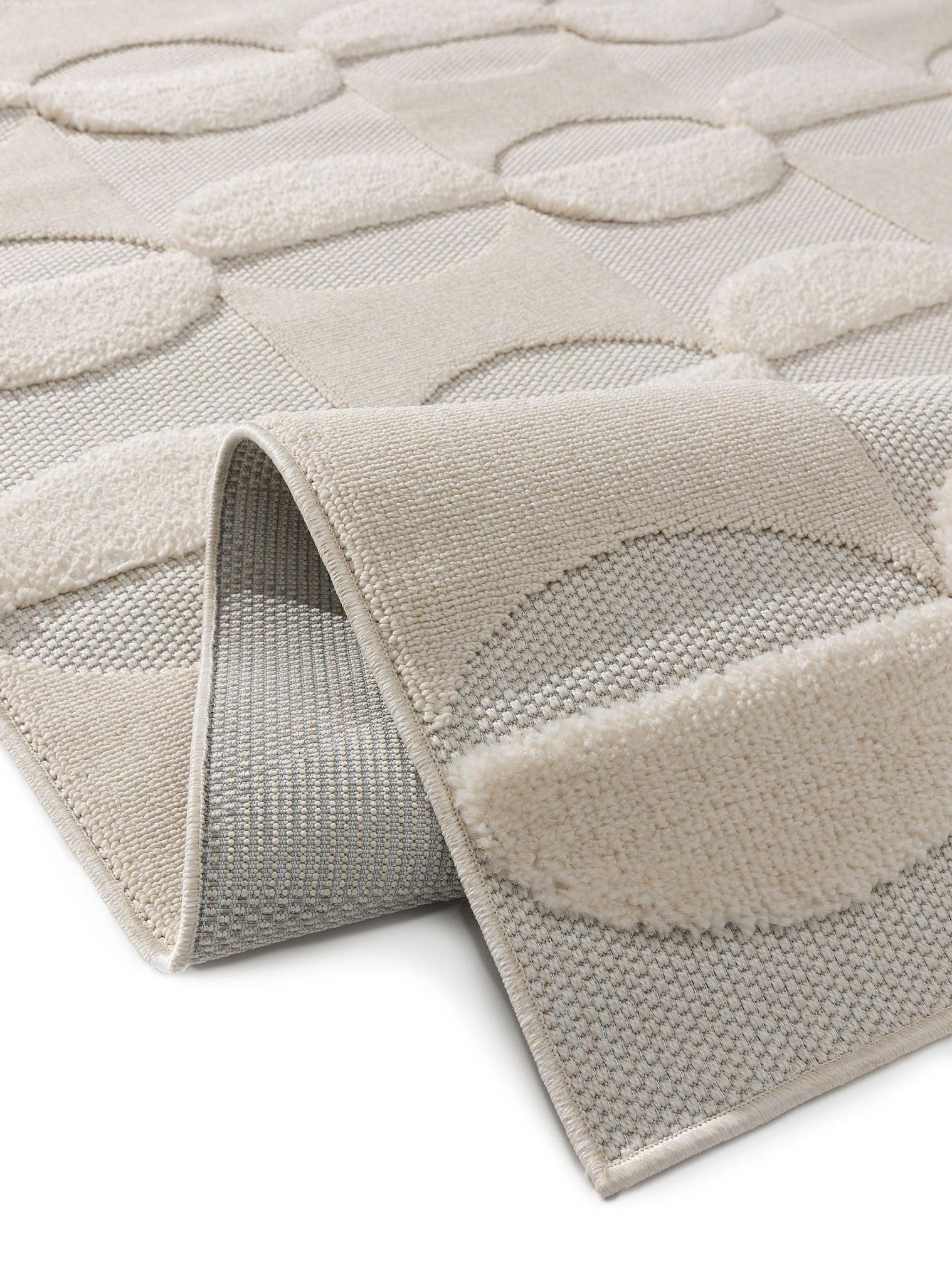 Teppich aus 100% Polypropylen in Weiß mit 6 bis 10 mm hohem Flor von benuta Pop