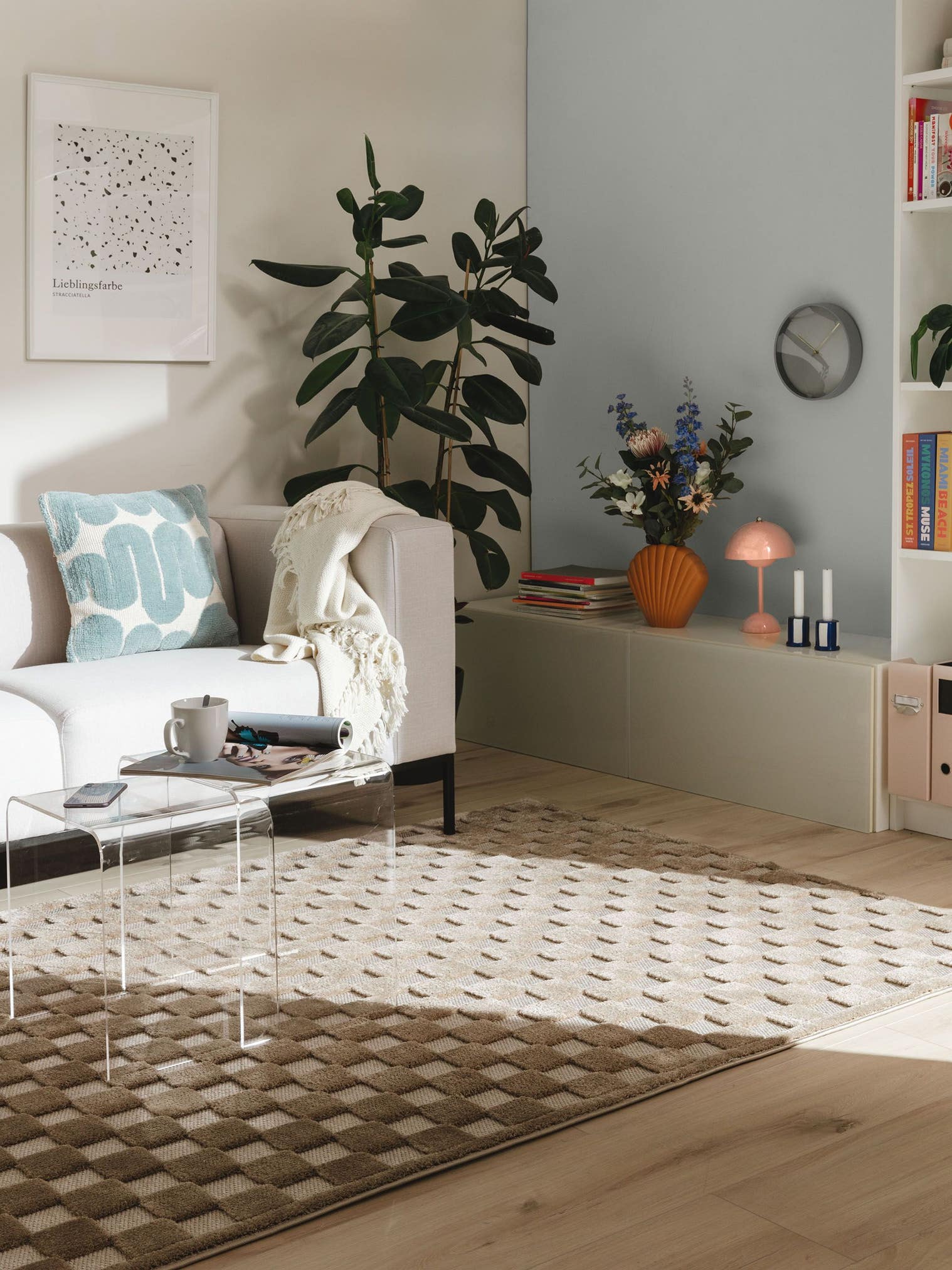 Rug made of 100% Polyester (Microfiber) in Taupe with a 11 - 20 mm high pile by benuta Pop