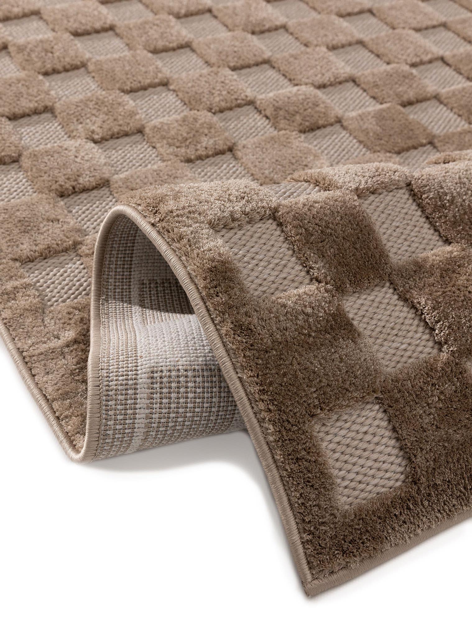 Rug made of 100% Polyester (Microfiber) in Taupe with a 11 - 20 mm high pile by benuta Pop