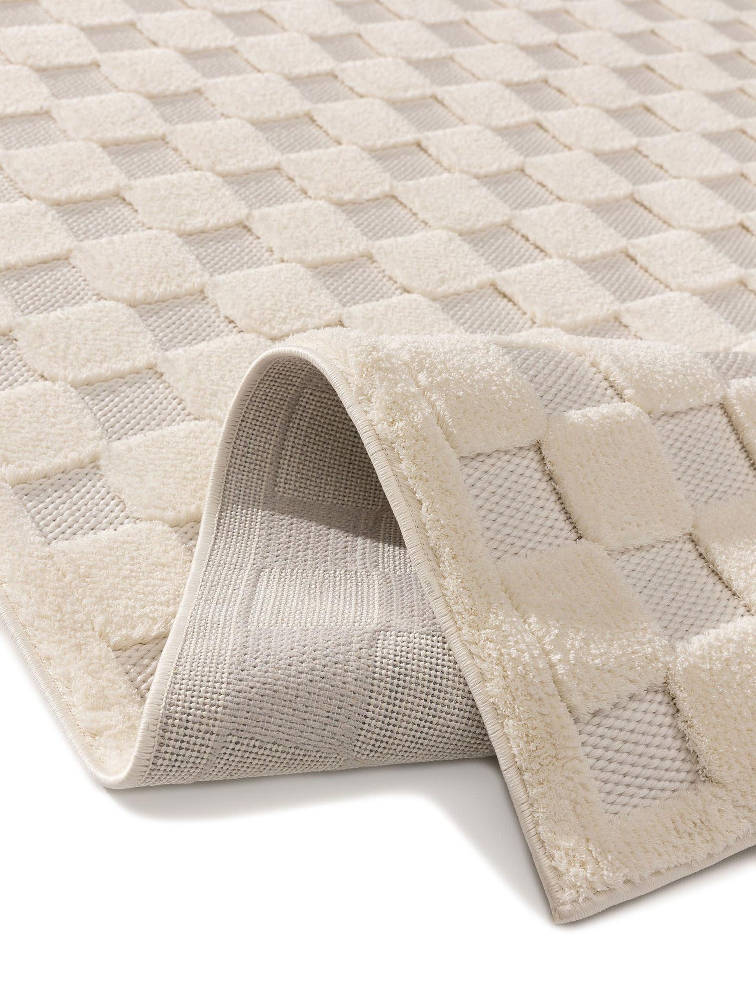 Rug made of 100% Polyester (Microfiber) in White with a 11 - 20 mm high pile by benuta Pop